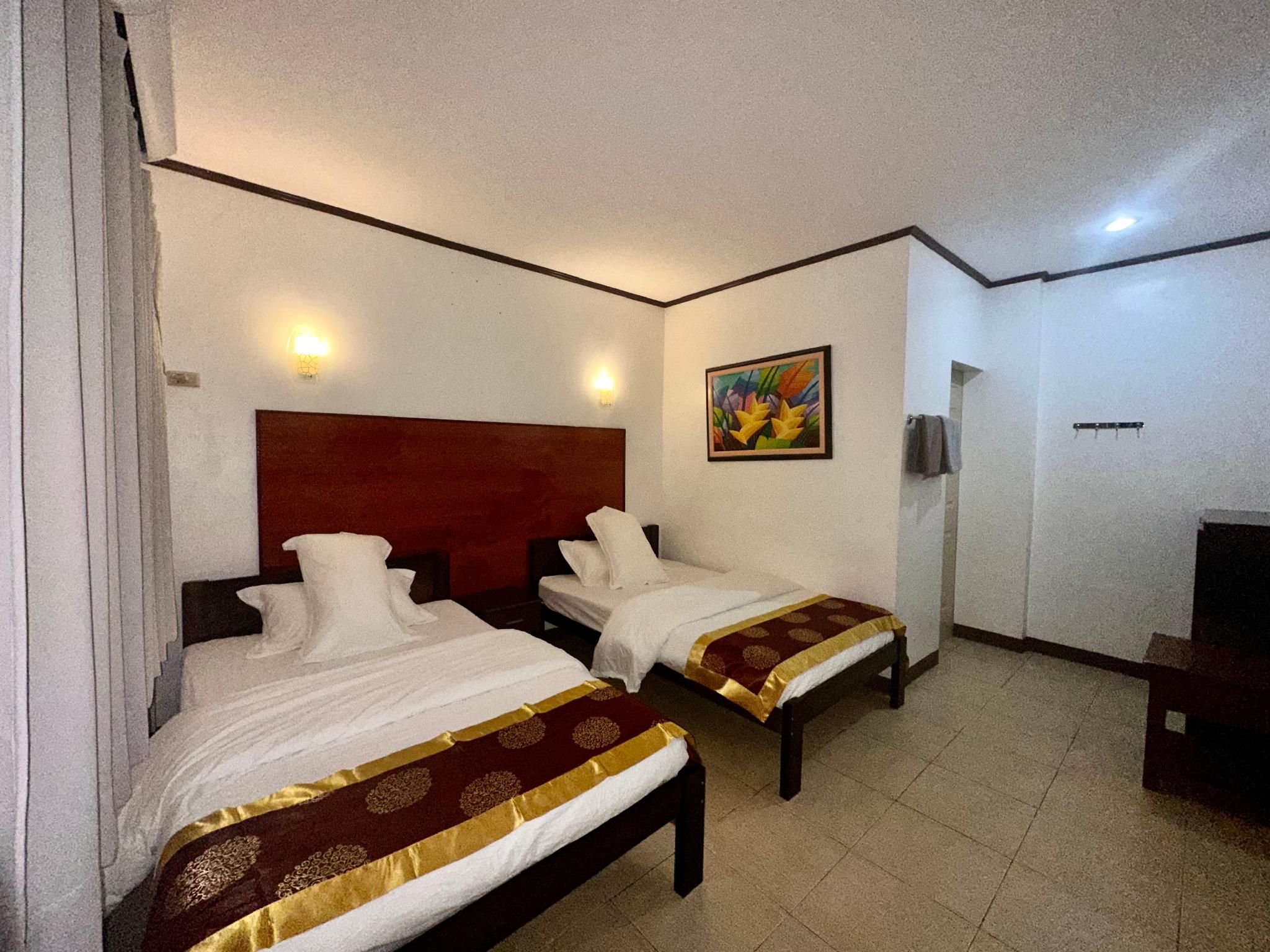 Twin Bed Room