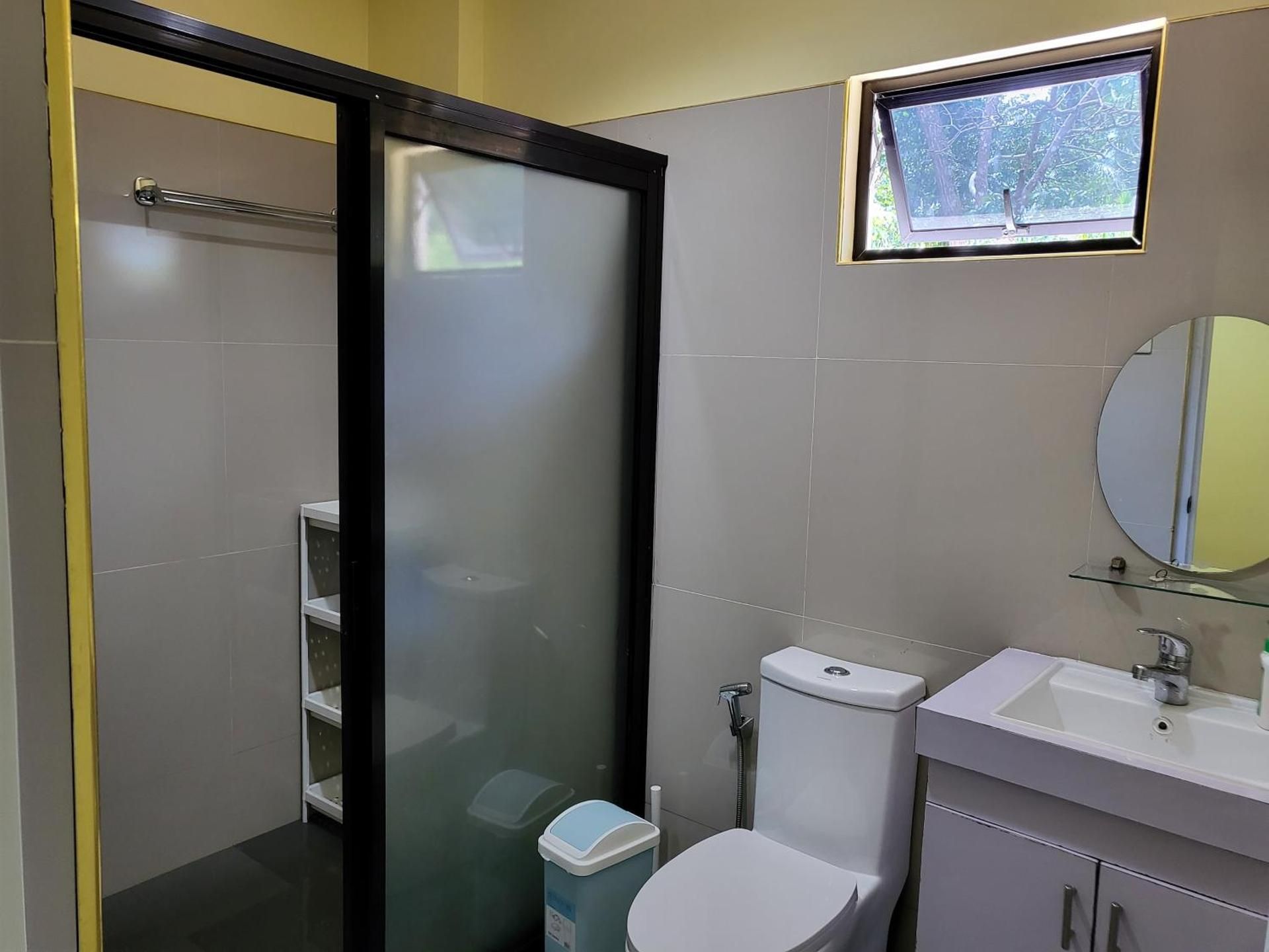 Yuke's Bed & Breakfast Family Room with Private Bathroom 2