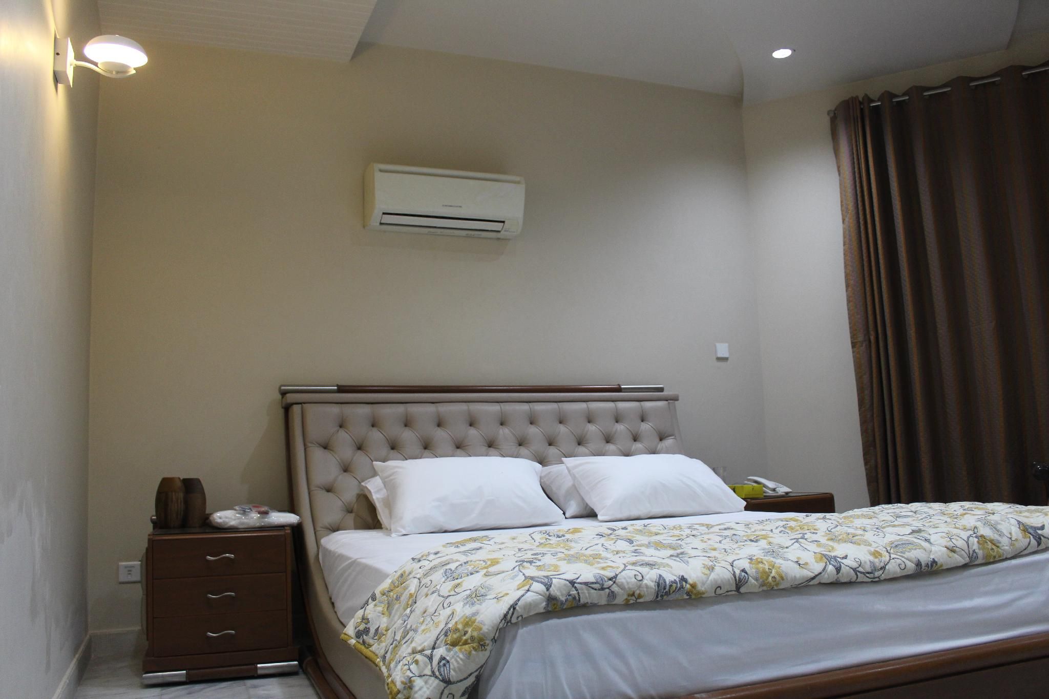 HOTEL STATE RESIDENCY Deluxe Family Room 2