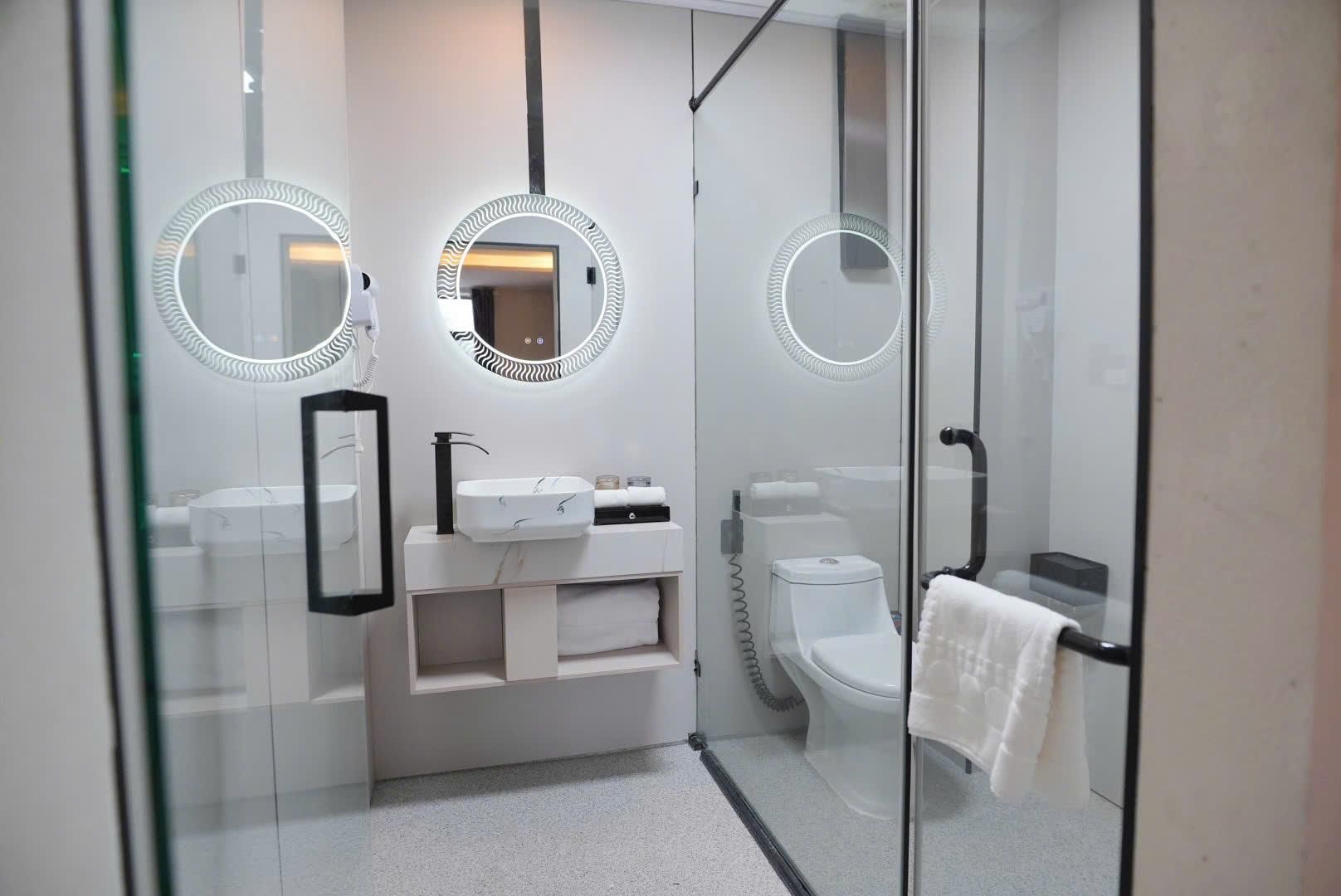 AMY HOTEL Deluxe City View 3