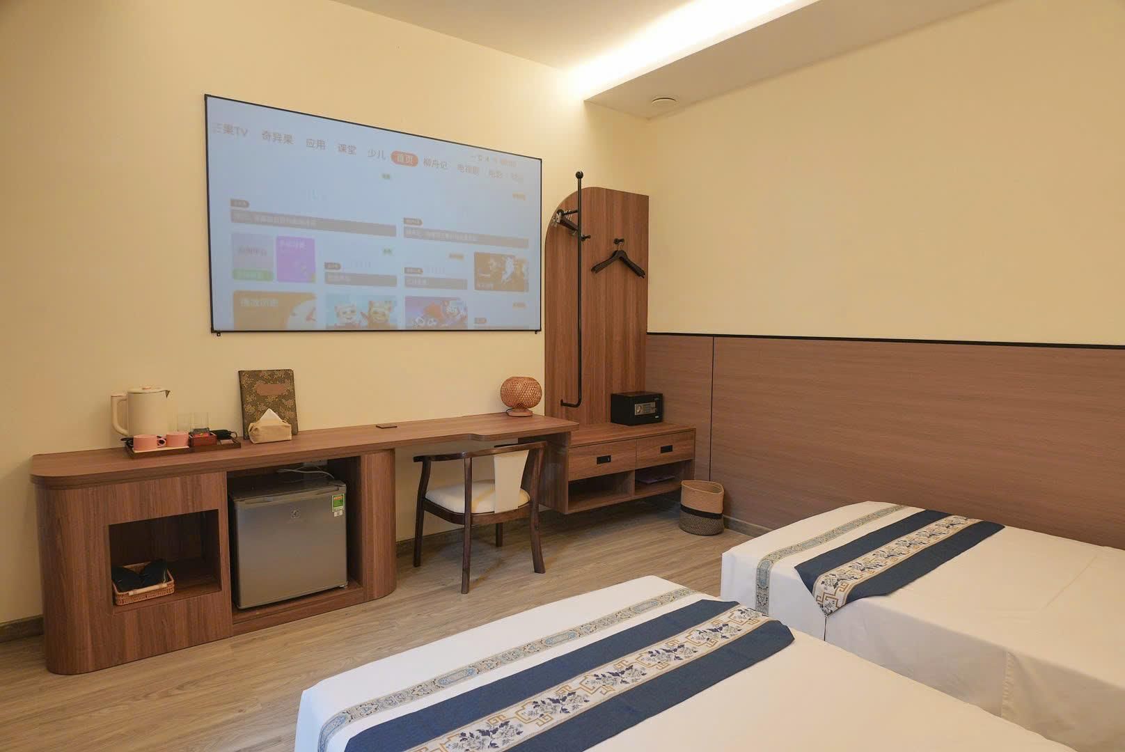 AMY HOTEL Double Room 2