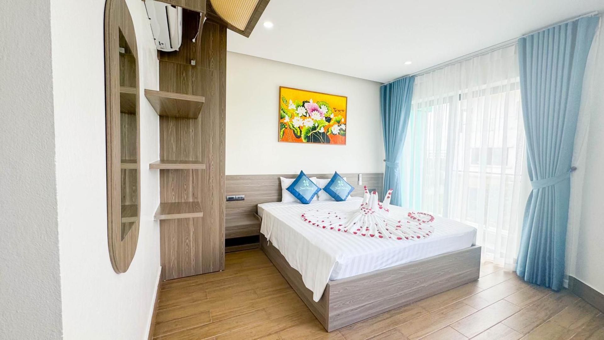 Xanh Melody Resort King Room 2