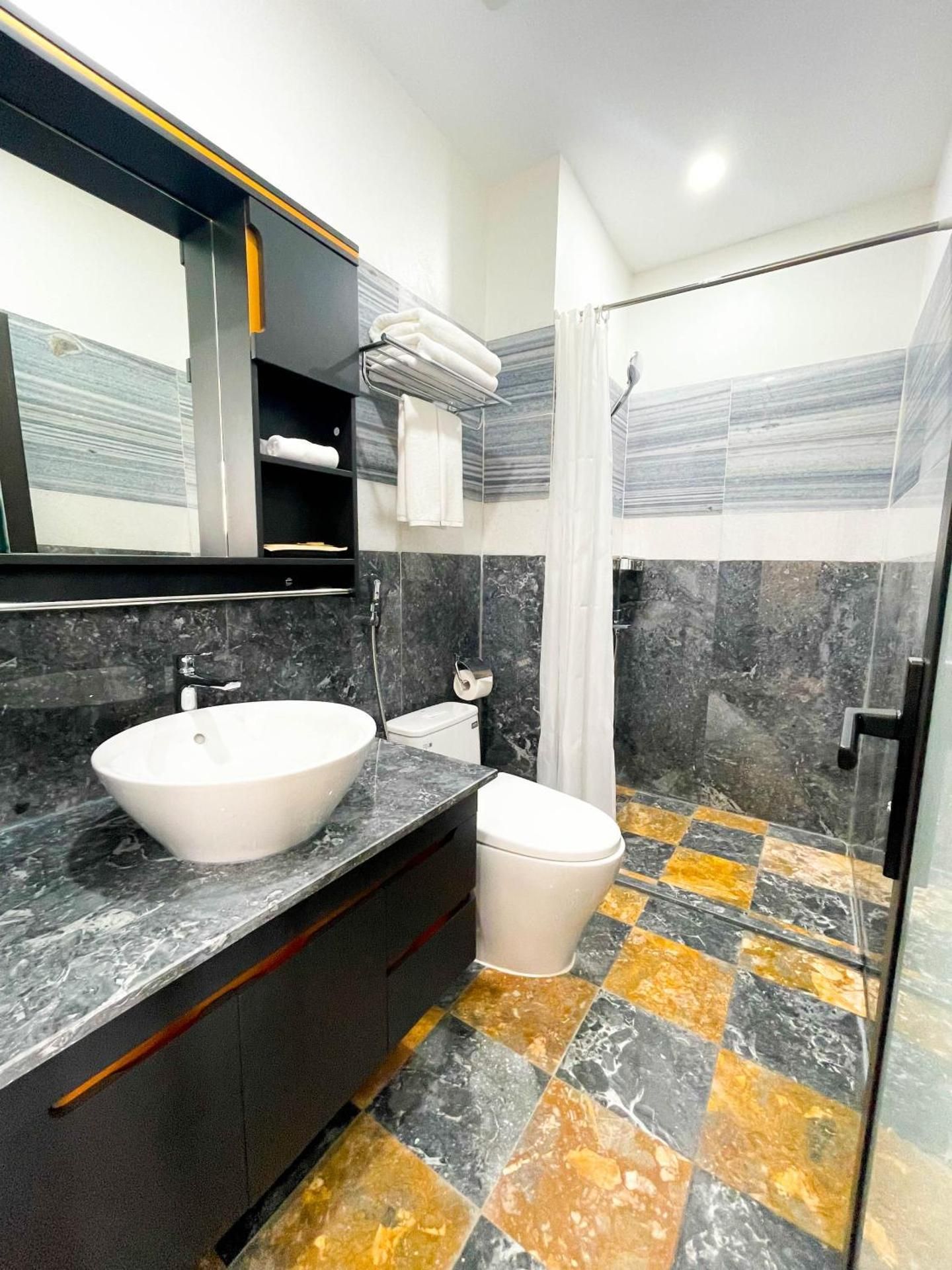 Xanh Melody Resort King Room 3