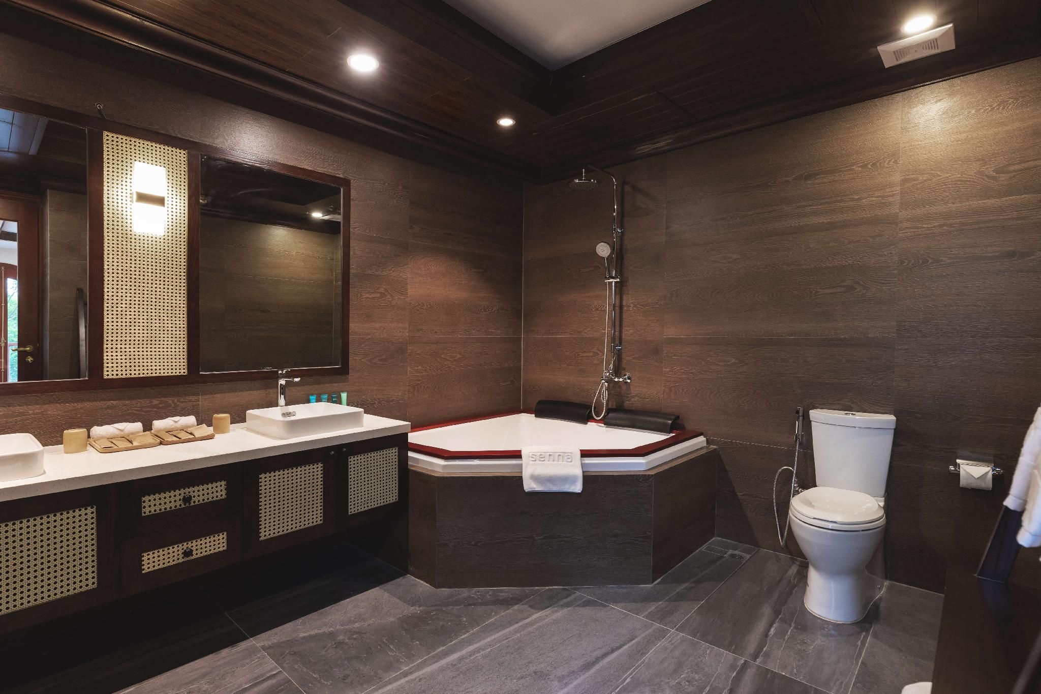 Luxury Deluxe King Room