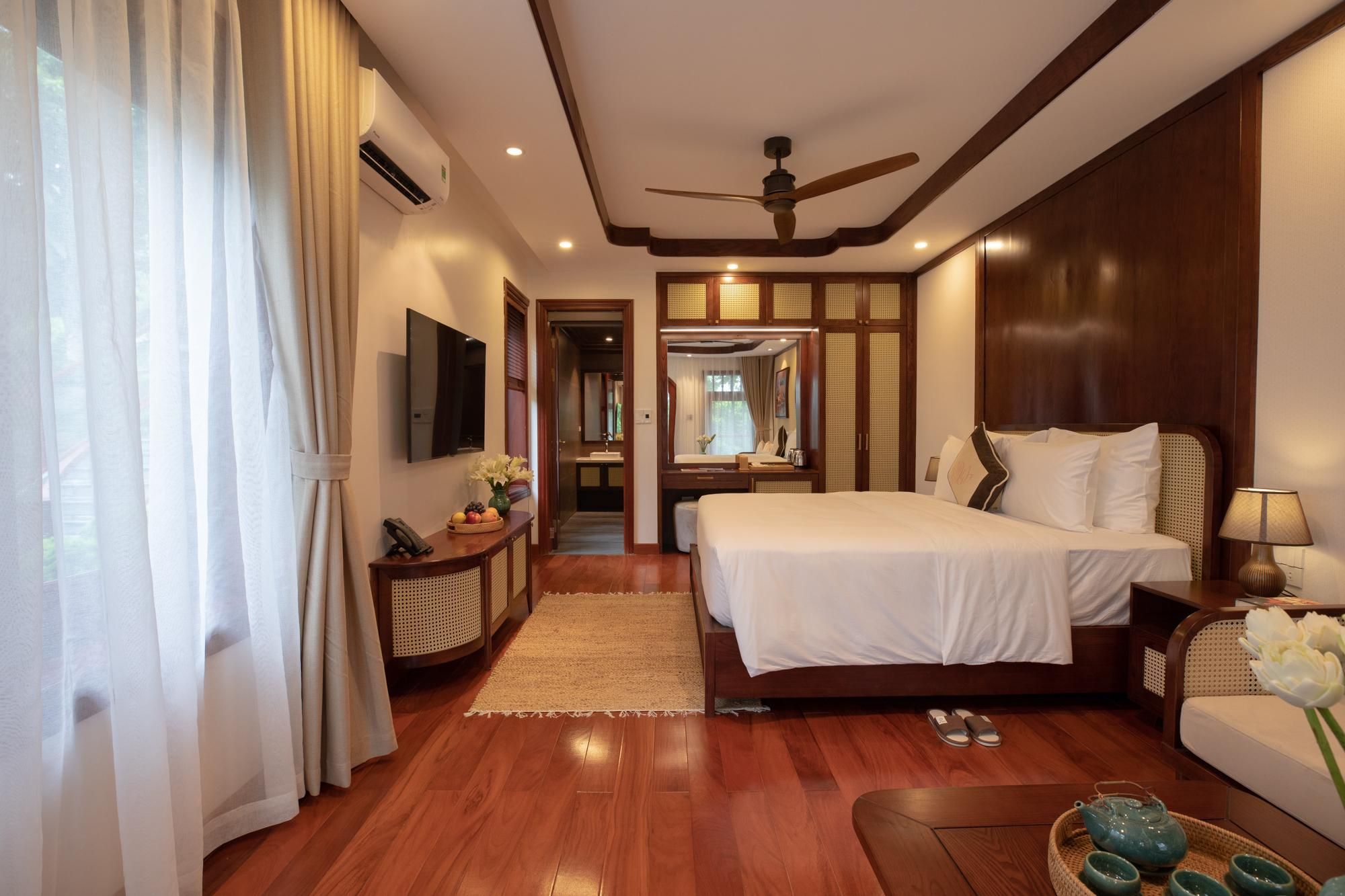 Luxury Deluxe King Room
