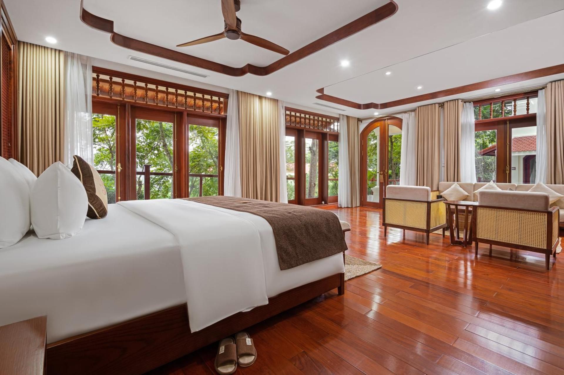Luxury Suite with Bathtub
