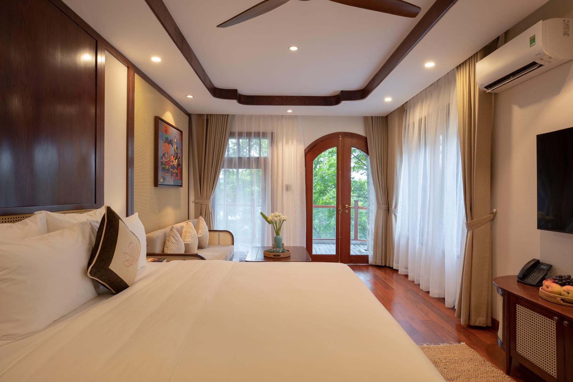 Luxury Deluxe King Room