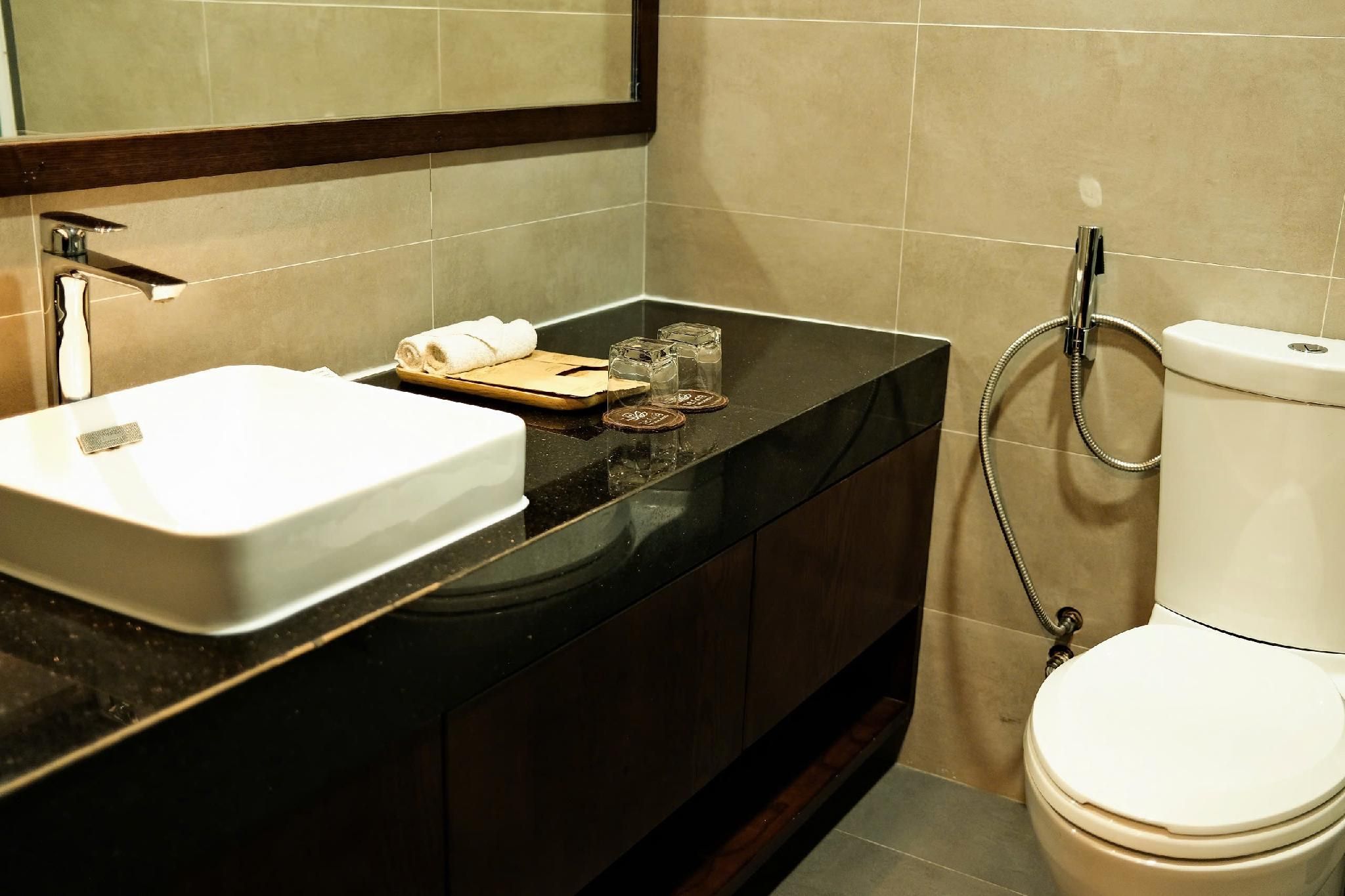 Bungalow King Garden View