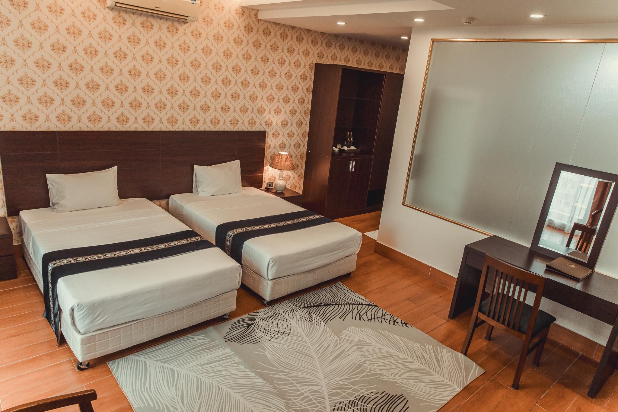 J&C HOTEL  Deluxe Twin Room Type A 2