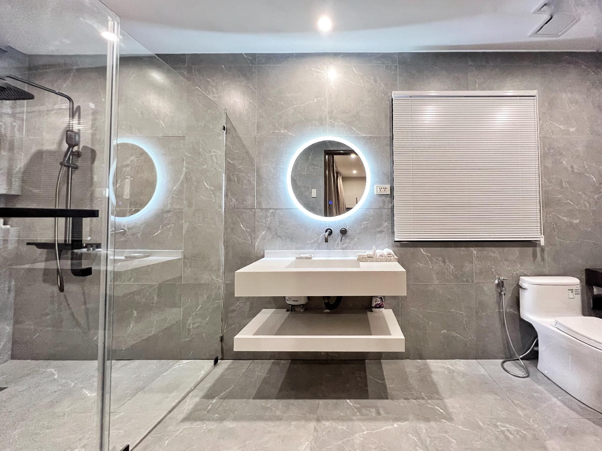 Phoenix PG Diving Resort VIP Room 2 3