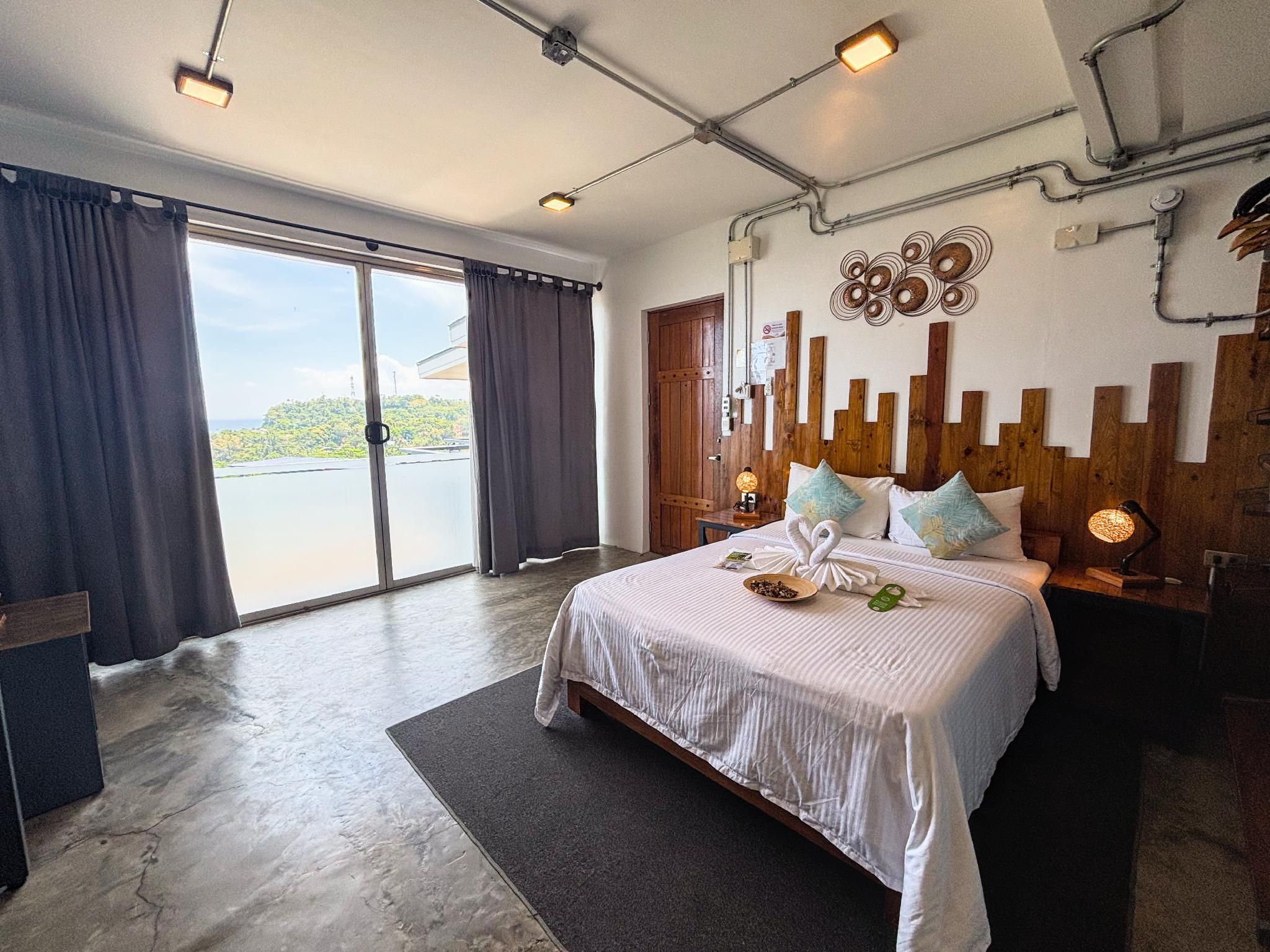 Deluxe Sea View Suite