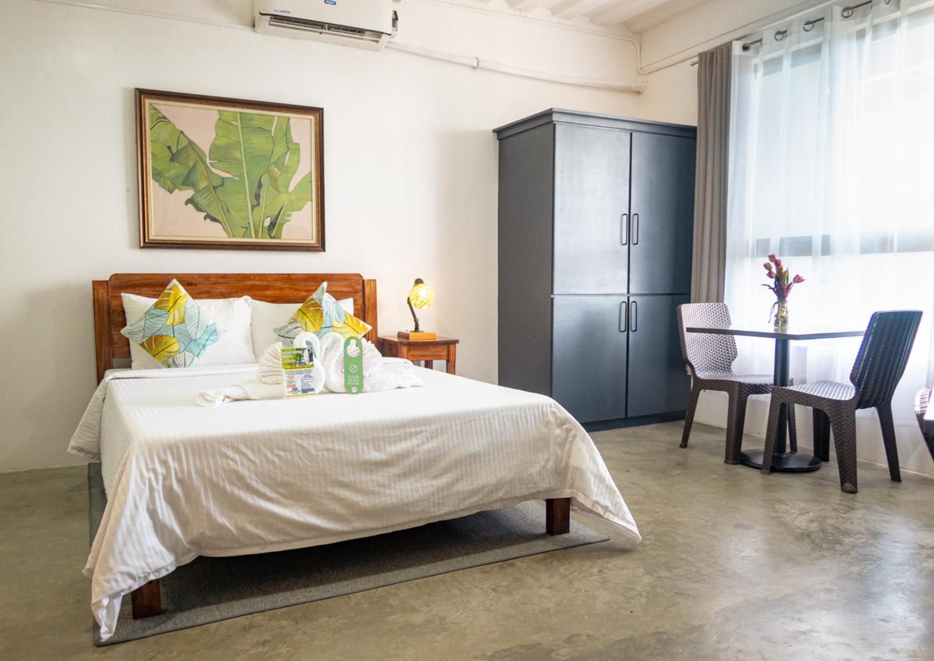 Queen Room - Accessible