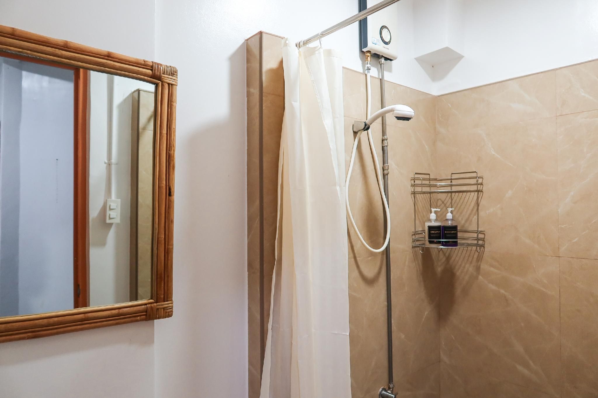 avsuites.com Queen Family Room 3