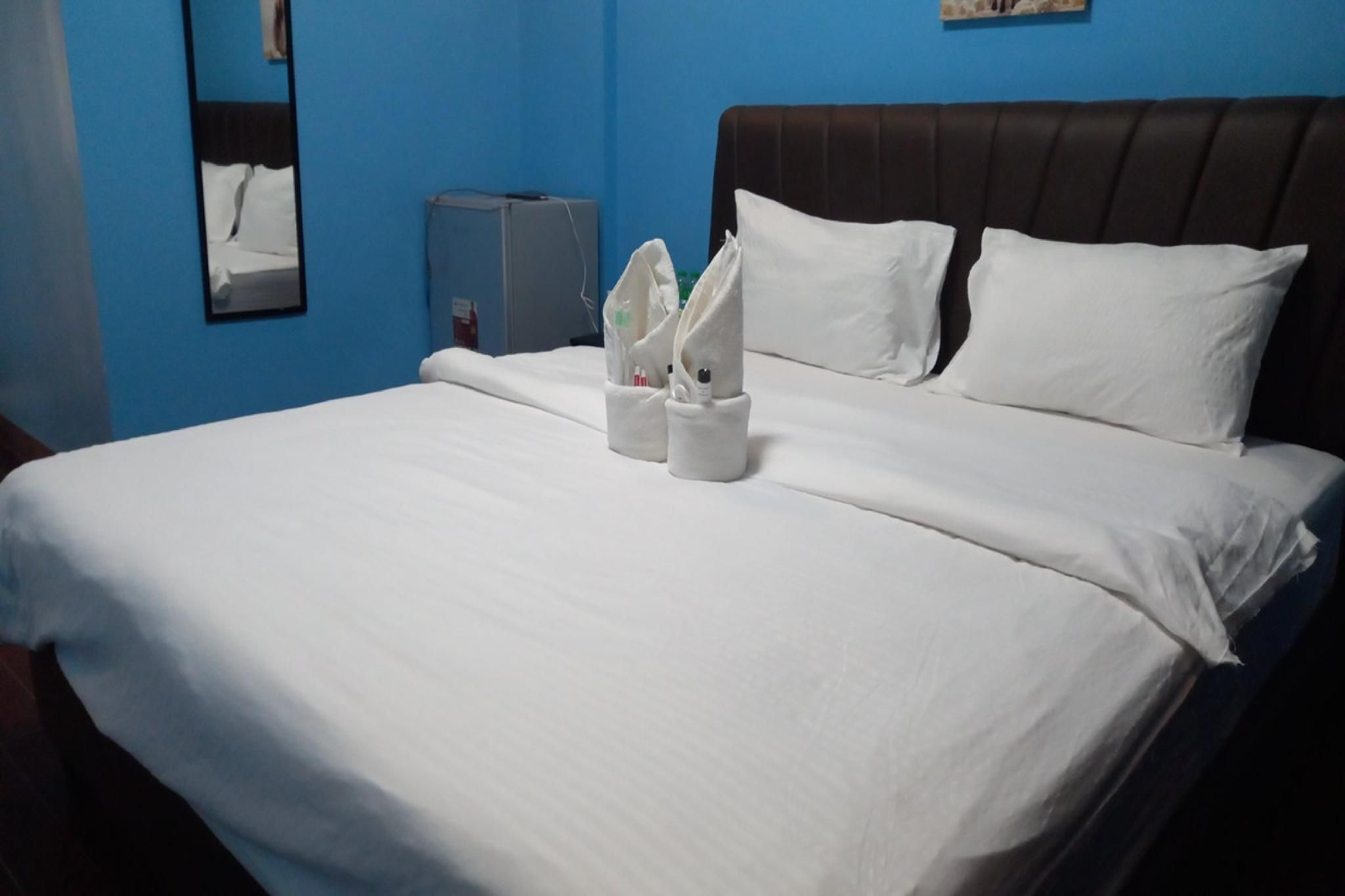 Dolphin Bay Resort Puerto Galera Semi Deluxe