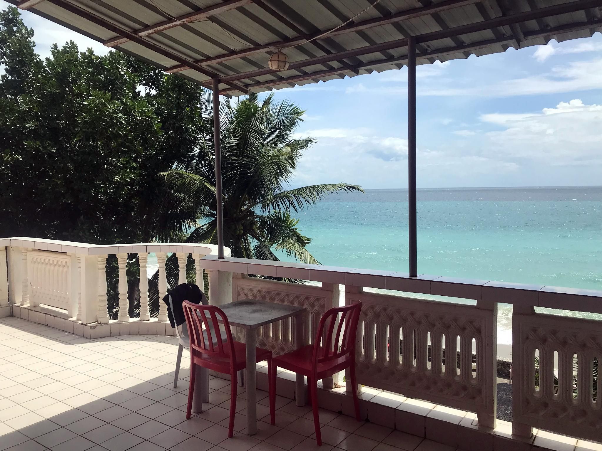 Sea View Apartment for 2 Adults