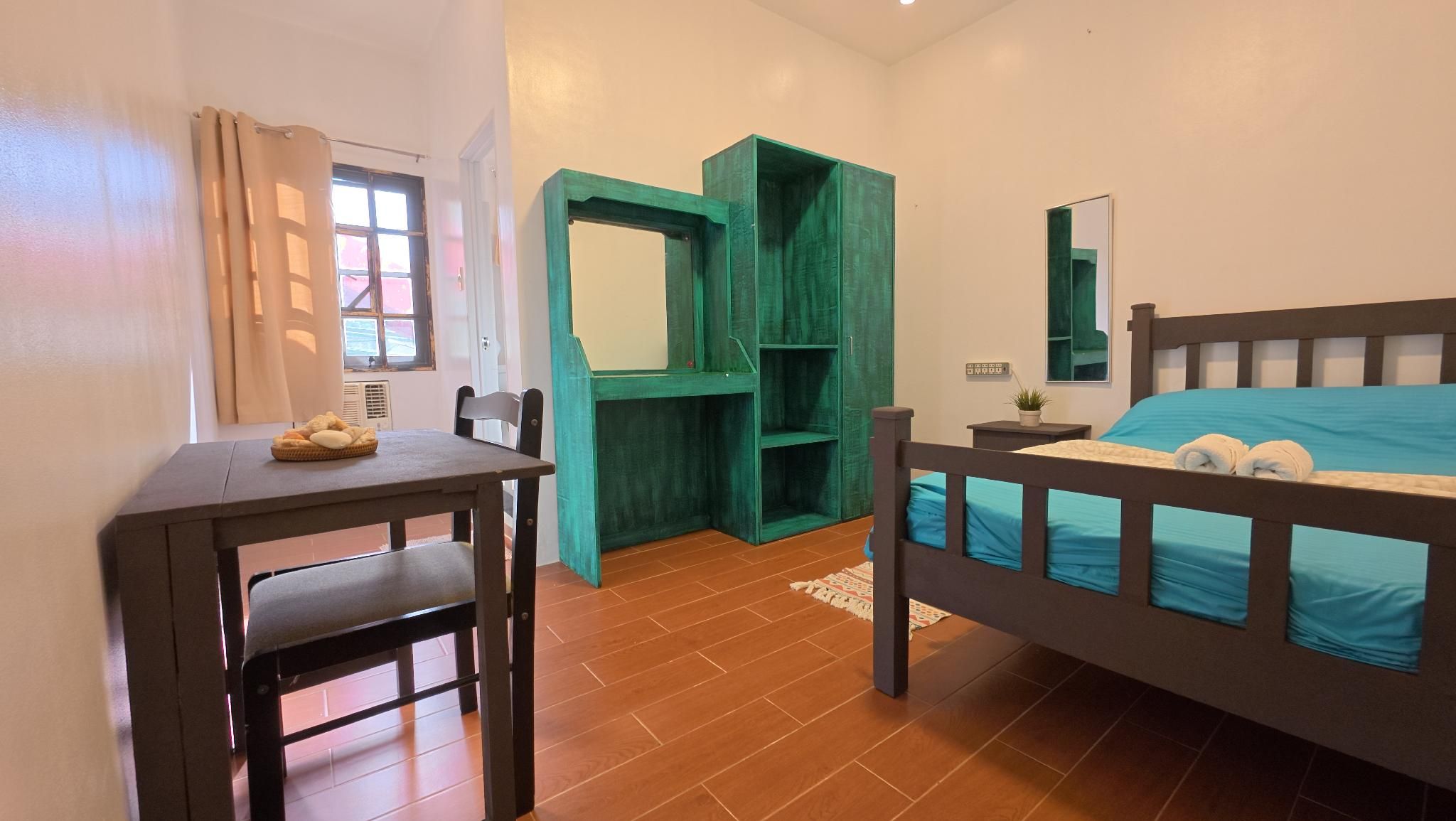 FreeDive Inn Queen Bed Room 2