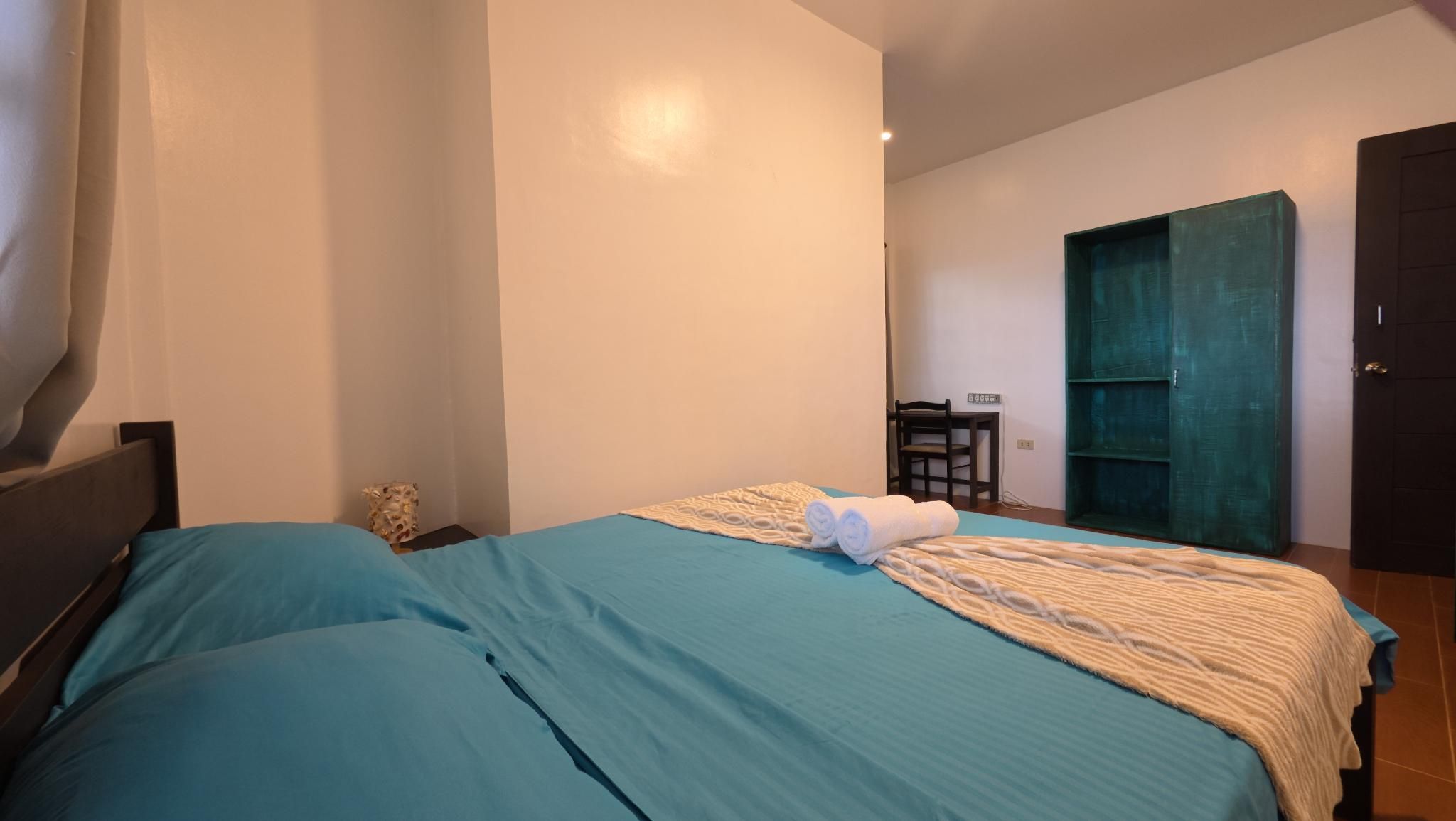 Sea View Apartment for 2 Adults