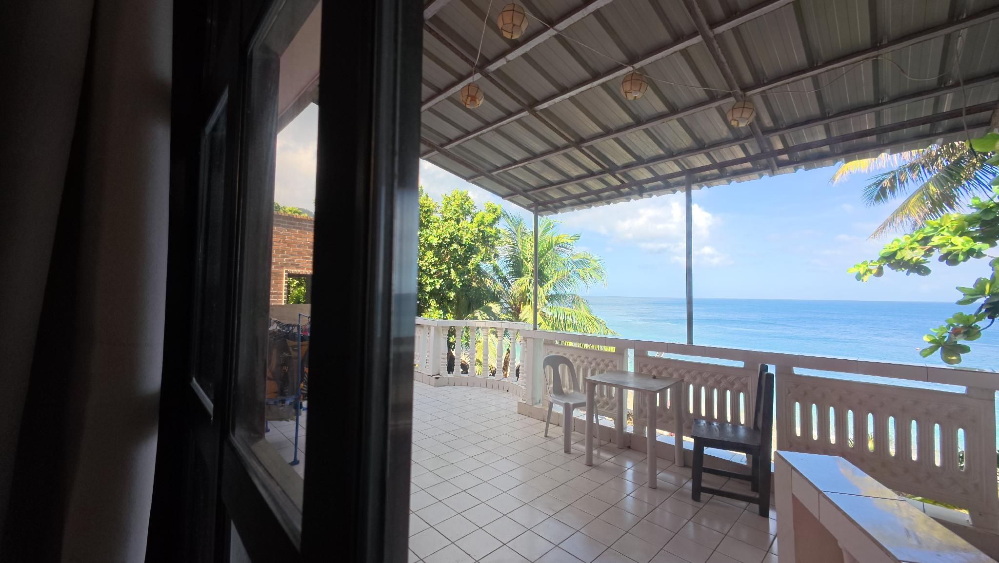 Sea View Apartment for 2 Adults