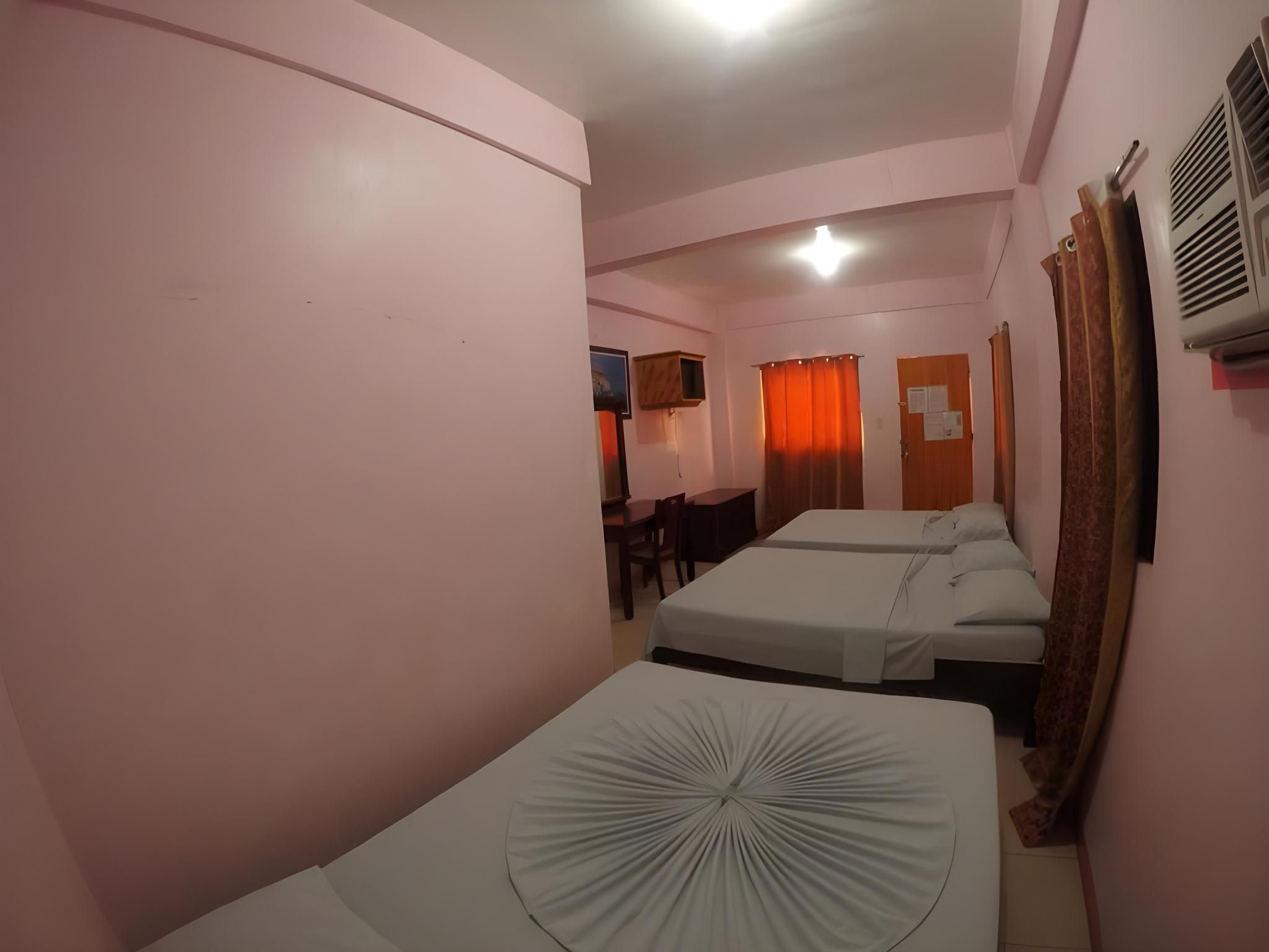 Fan Room Backpackers