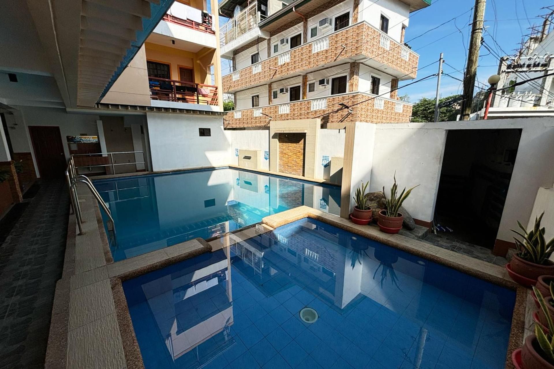 swimming pool