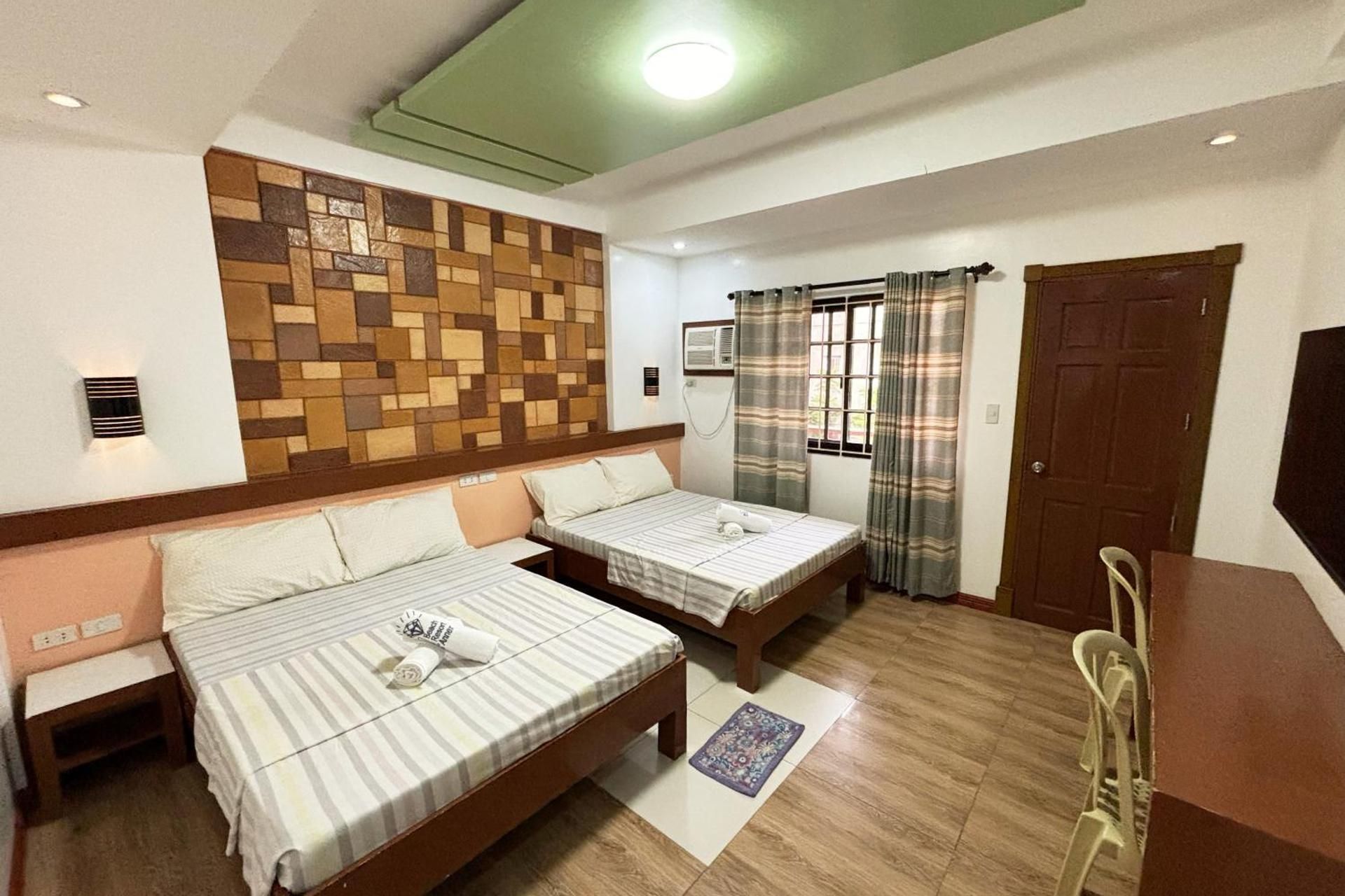 Sea Jewel Hotel Puerto Galera powered by Cocotel Deluxe Quad