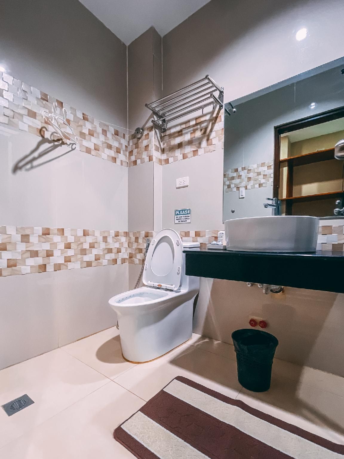 The Mang-Yan Grand Hotel powered by Cocotel Premium Family Room 3