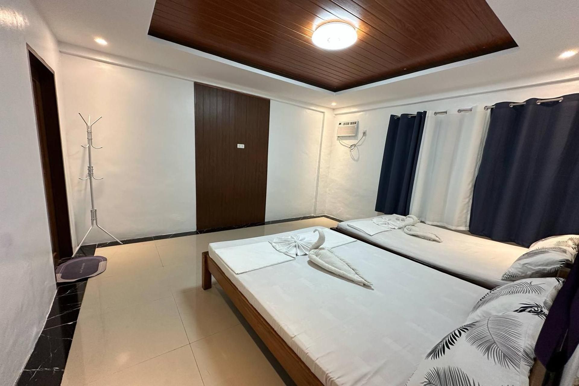 White-Beach Hideaway Resort Puerto Galera Quadruple Room