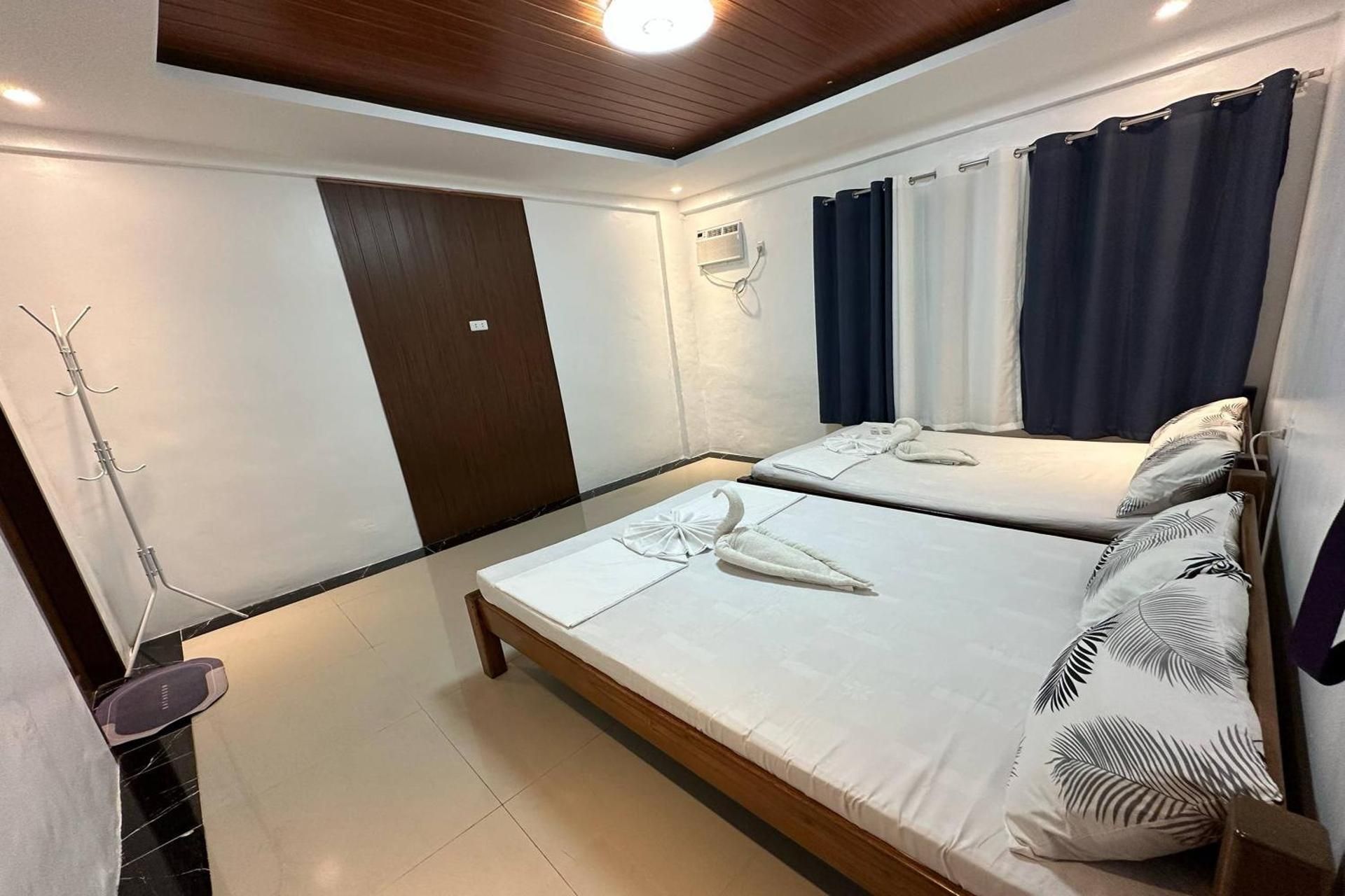 White-Beach Hideaway Resort Puerto Galera Quadruple Room 2