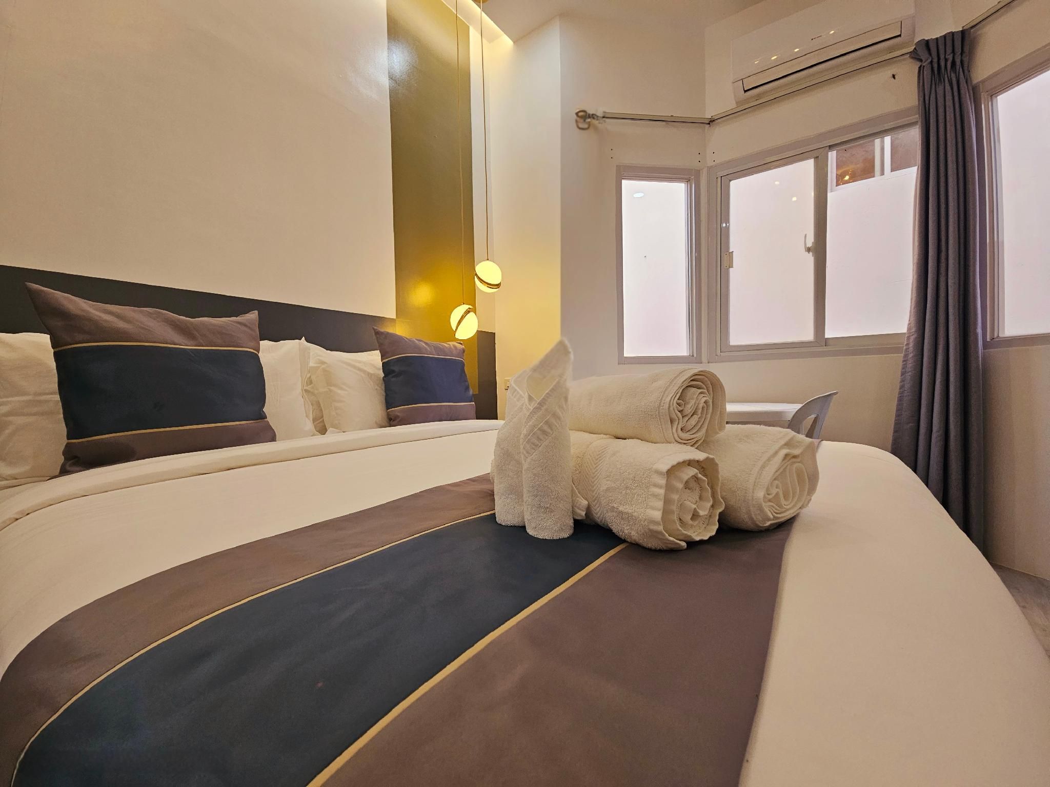 Standard - Queen Room
