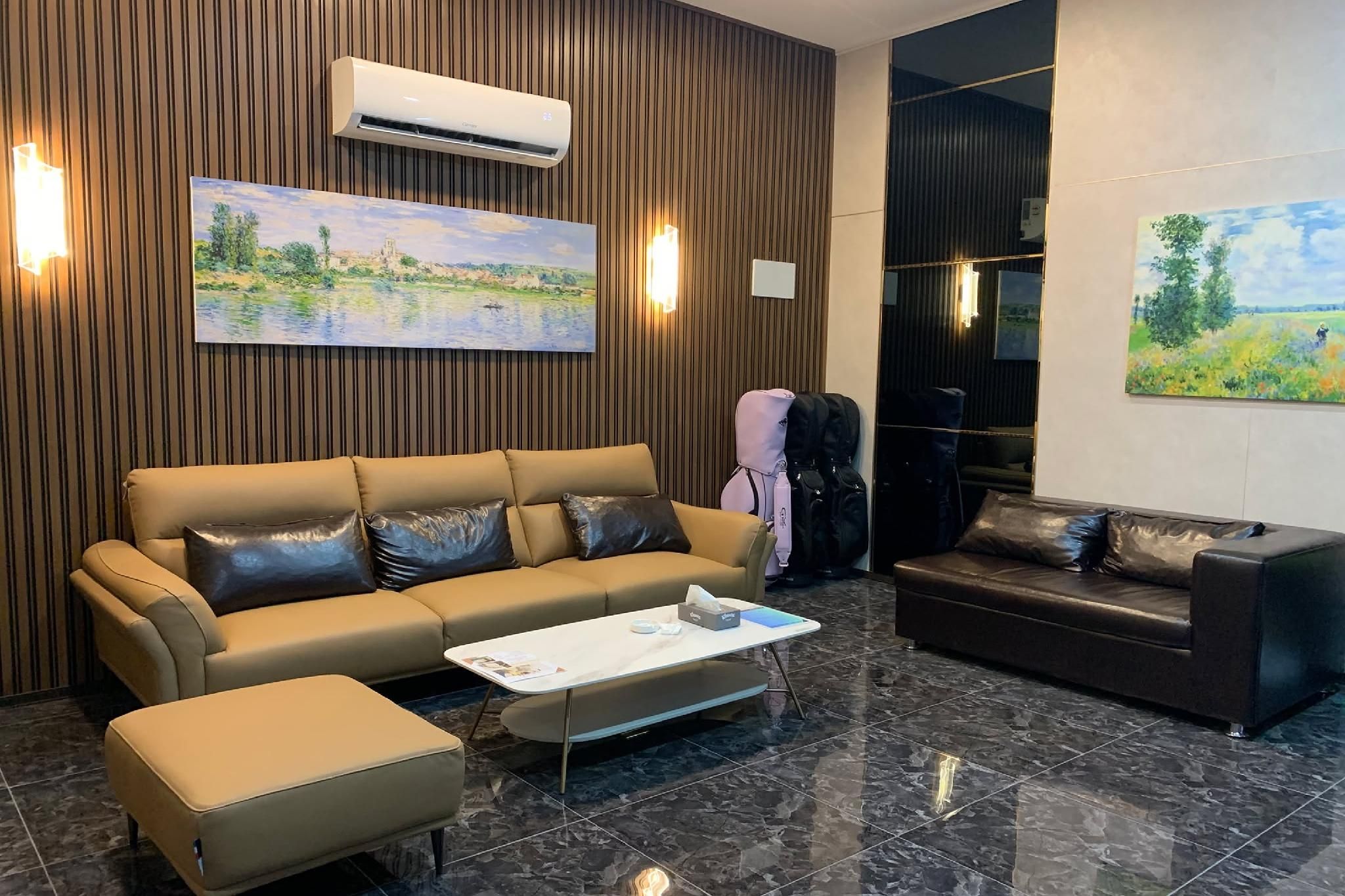 golf course [on-site]