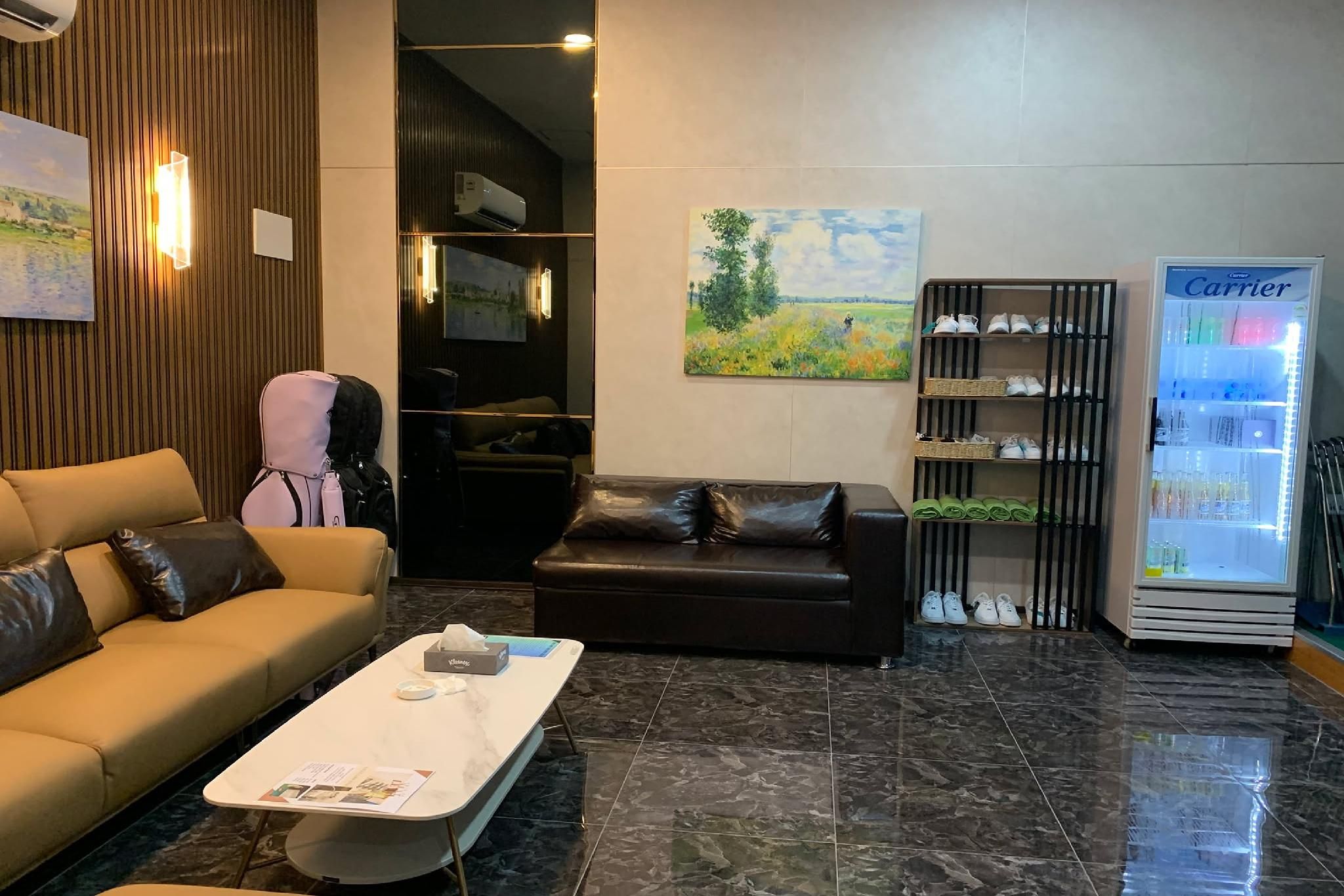 golf course [on-site]