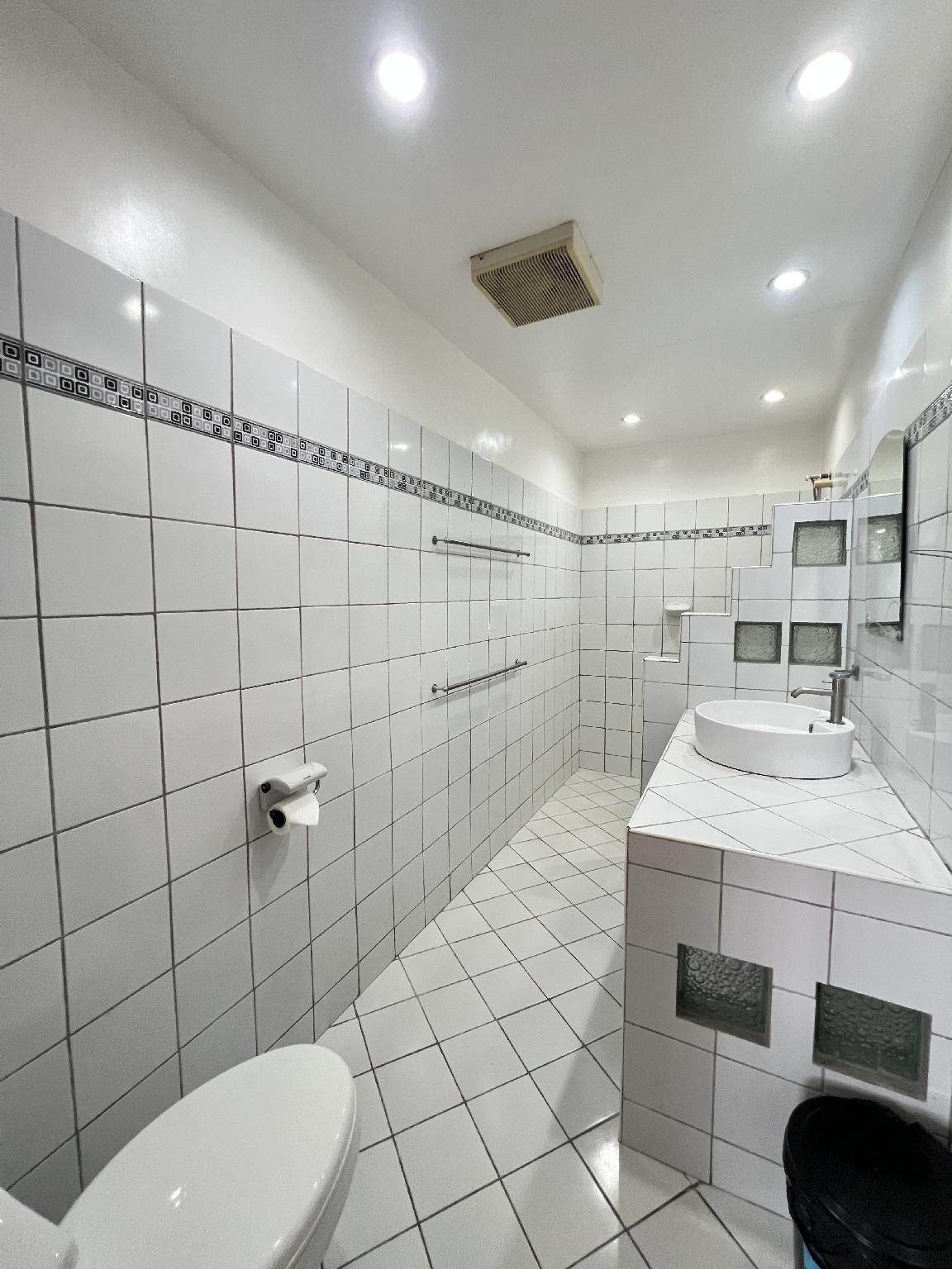 1 Person in 10-Bed Dormitory with En-Suite Bathroom - Mixed