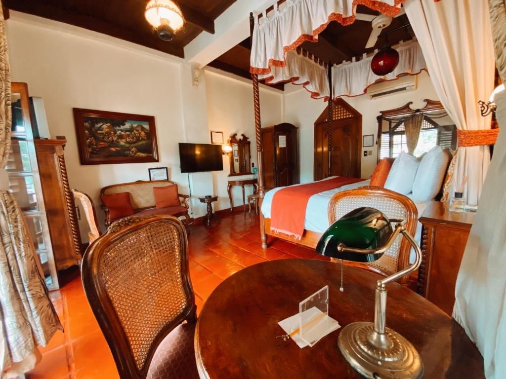 Suite King Bed
