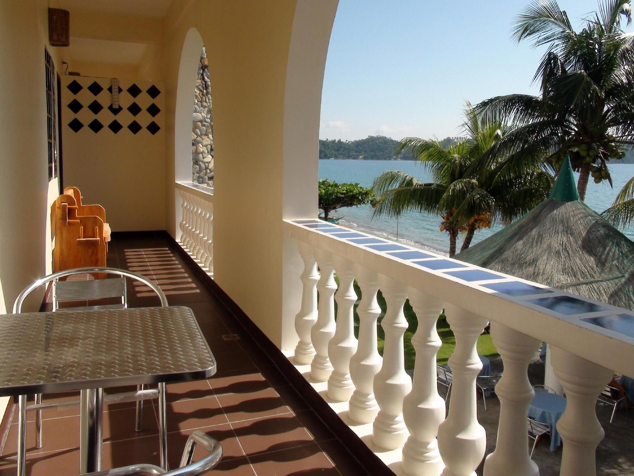 Squares Beachfront Apartments Sea View