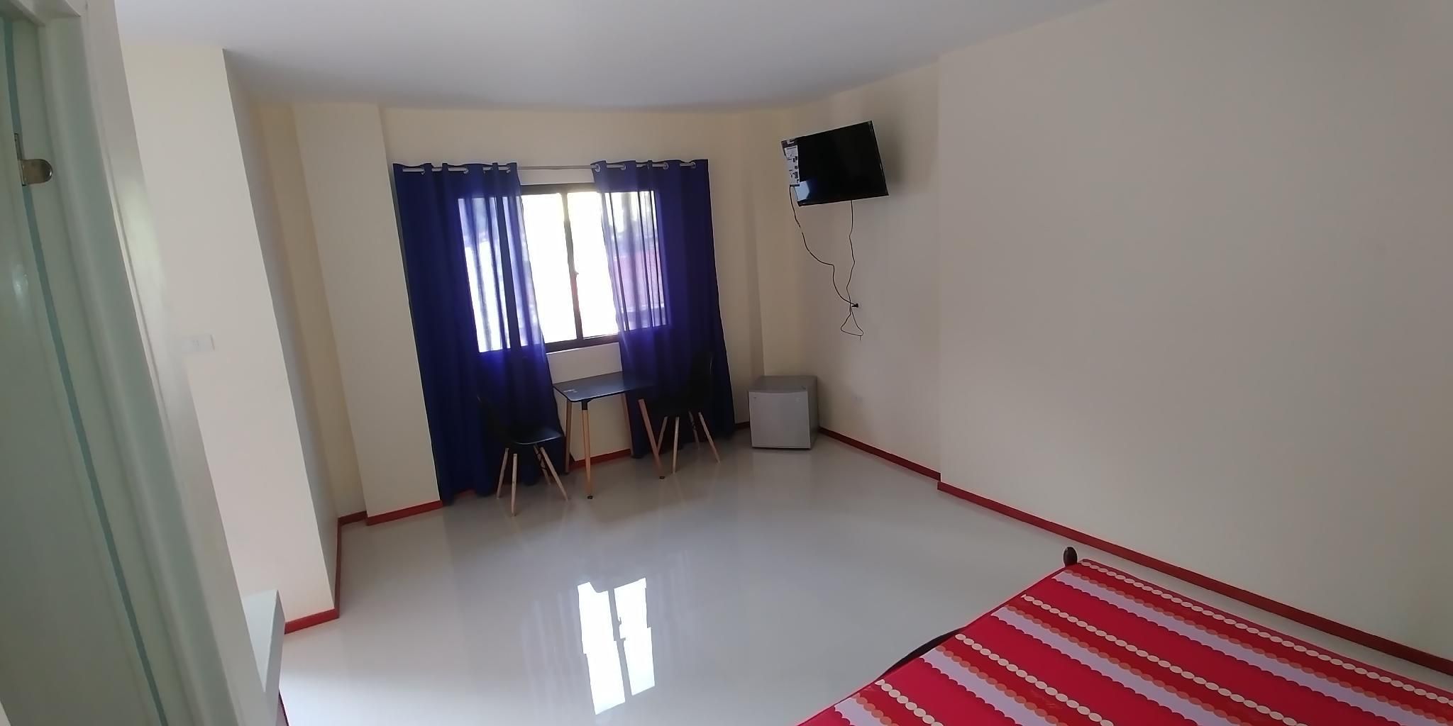 Squares Beachfront Apartments Studio Room 2