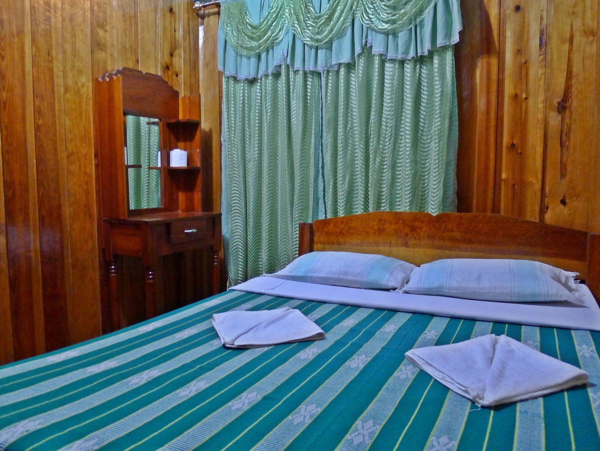 Uyami's Green View Lodge Double