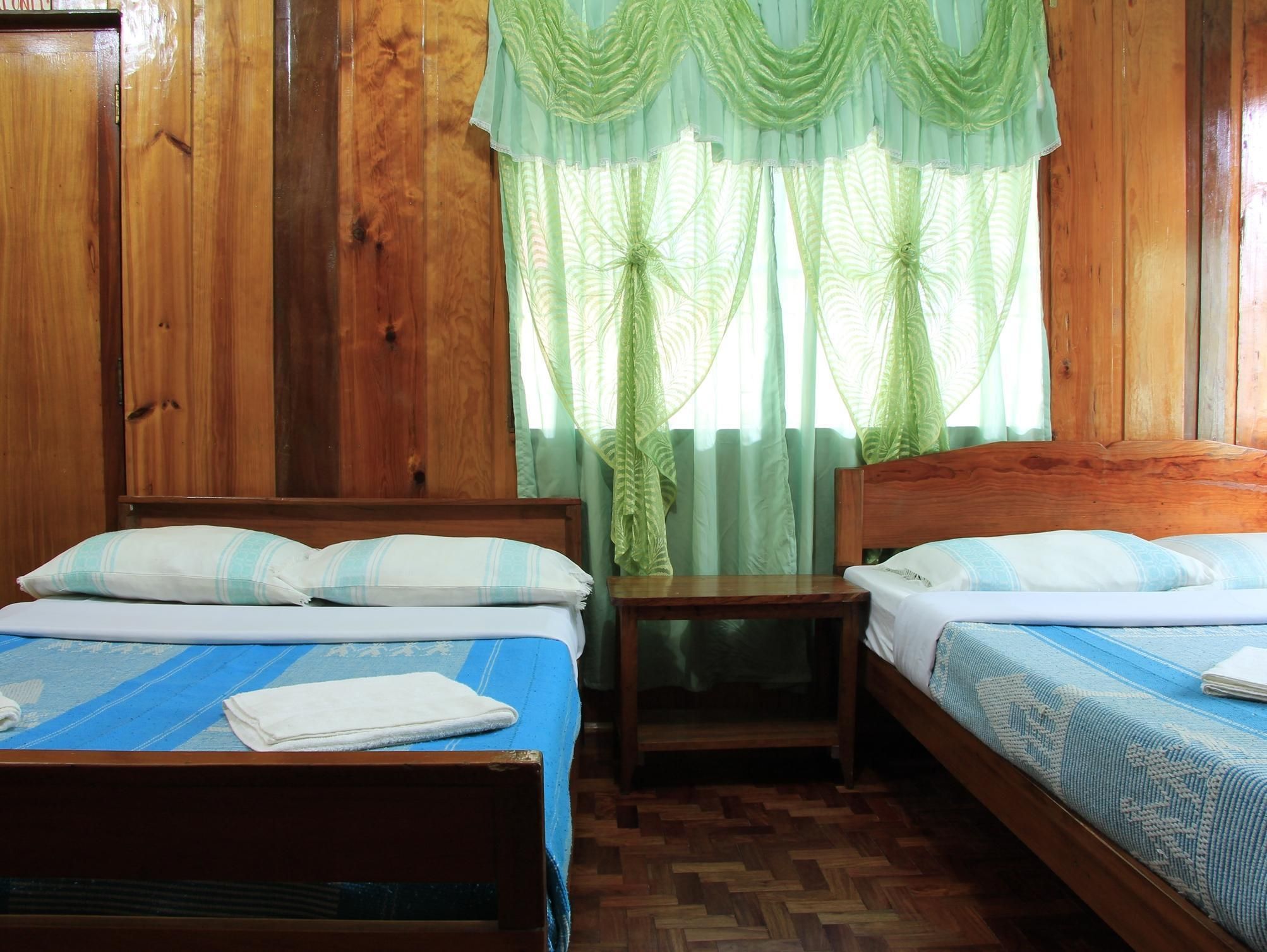 Uyami's Green View Lodge Family 2 Double Beds