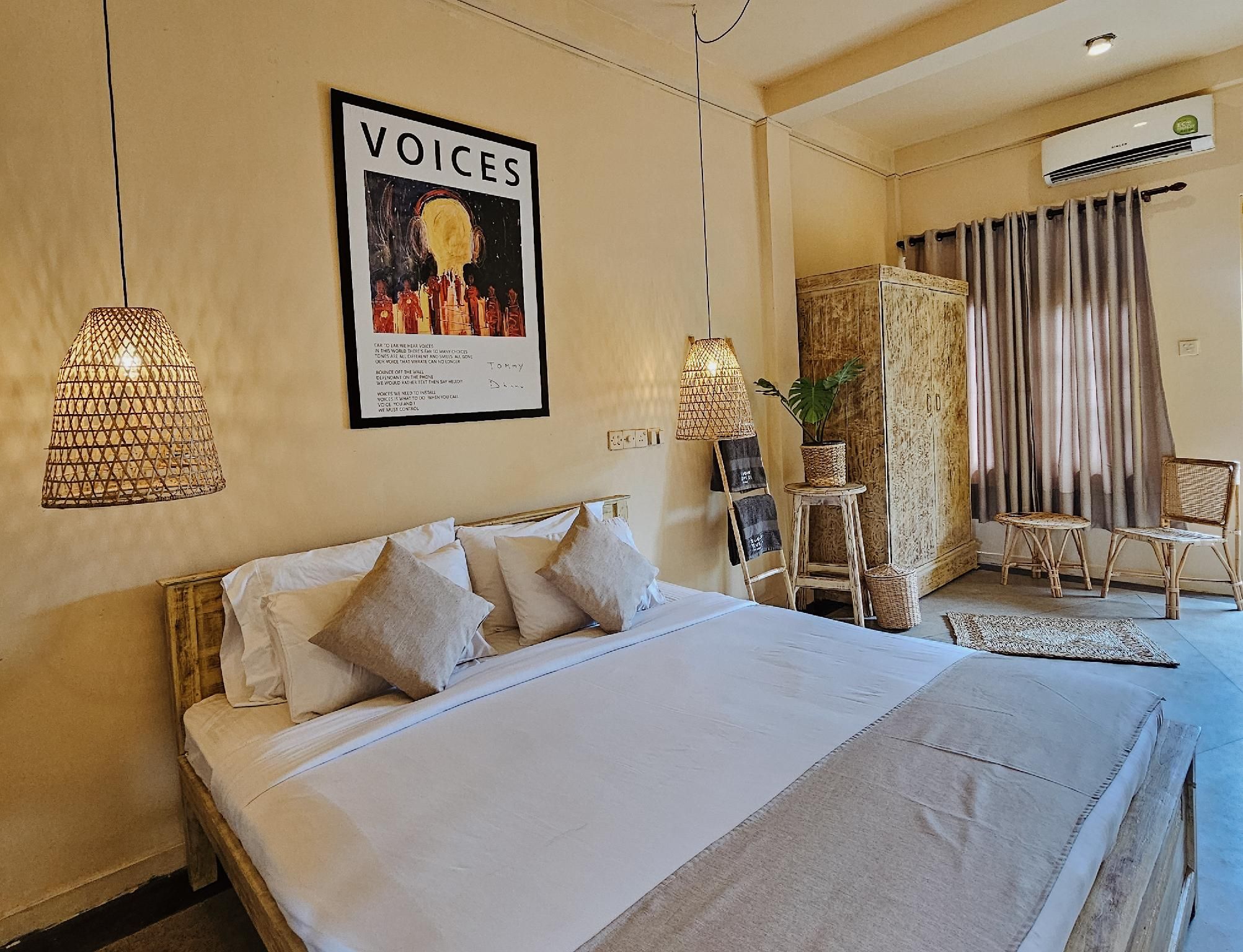 10-Bed Mixed Dormitory Room