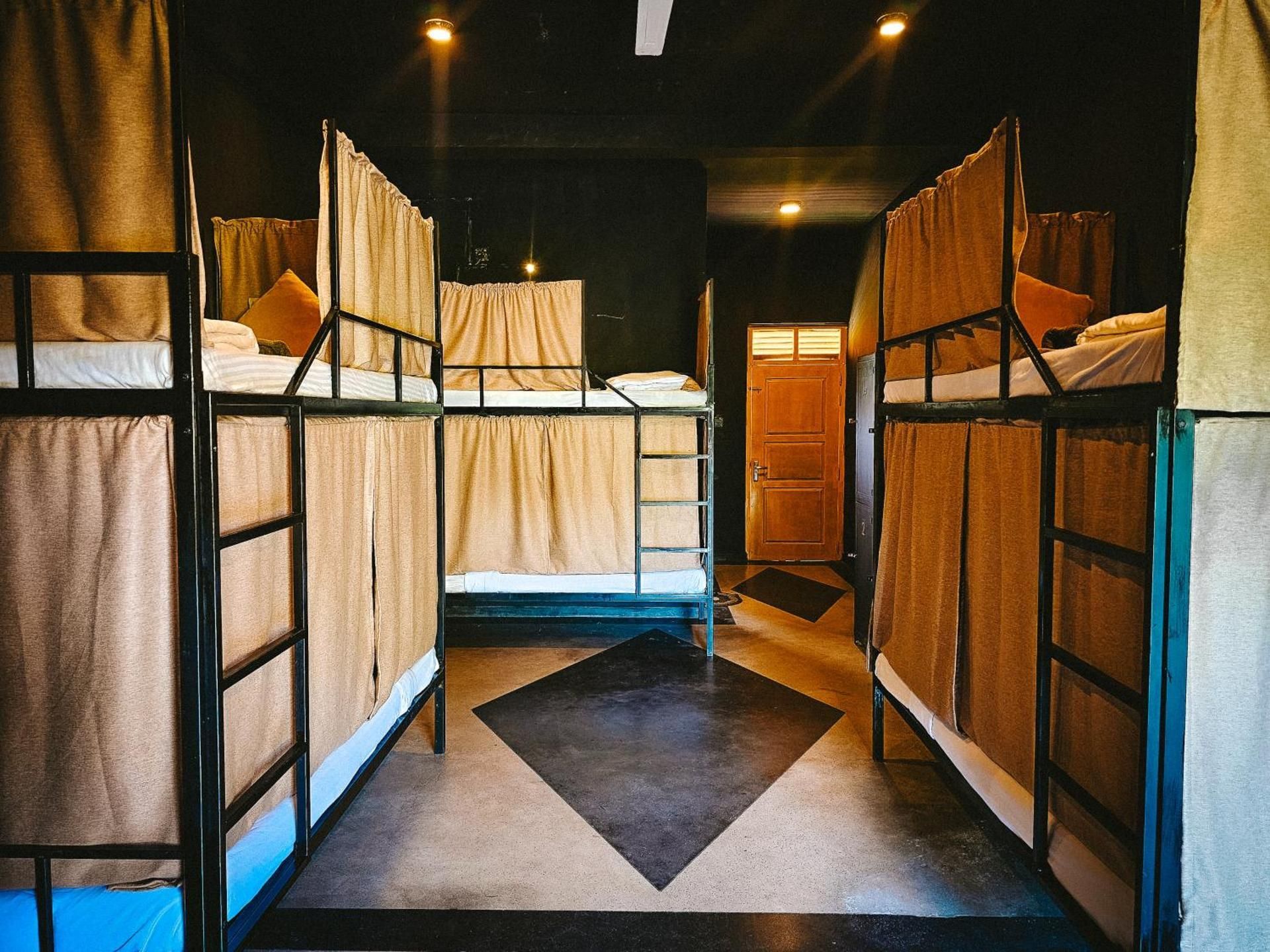 Bed in 8-Bed Mixed Dormitory Room