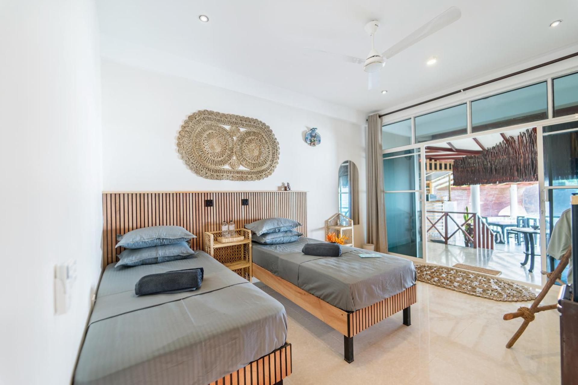 Double or Twin Room with Partial Sea View