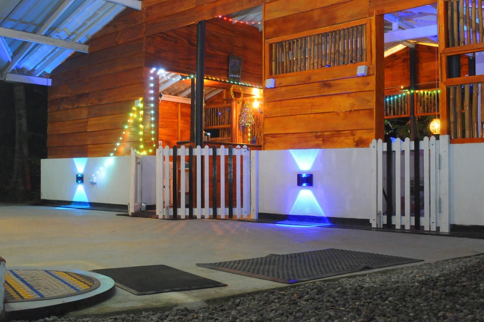 Raymond House(Sun Beach House)