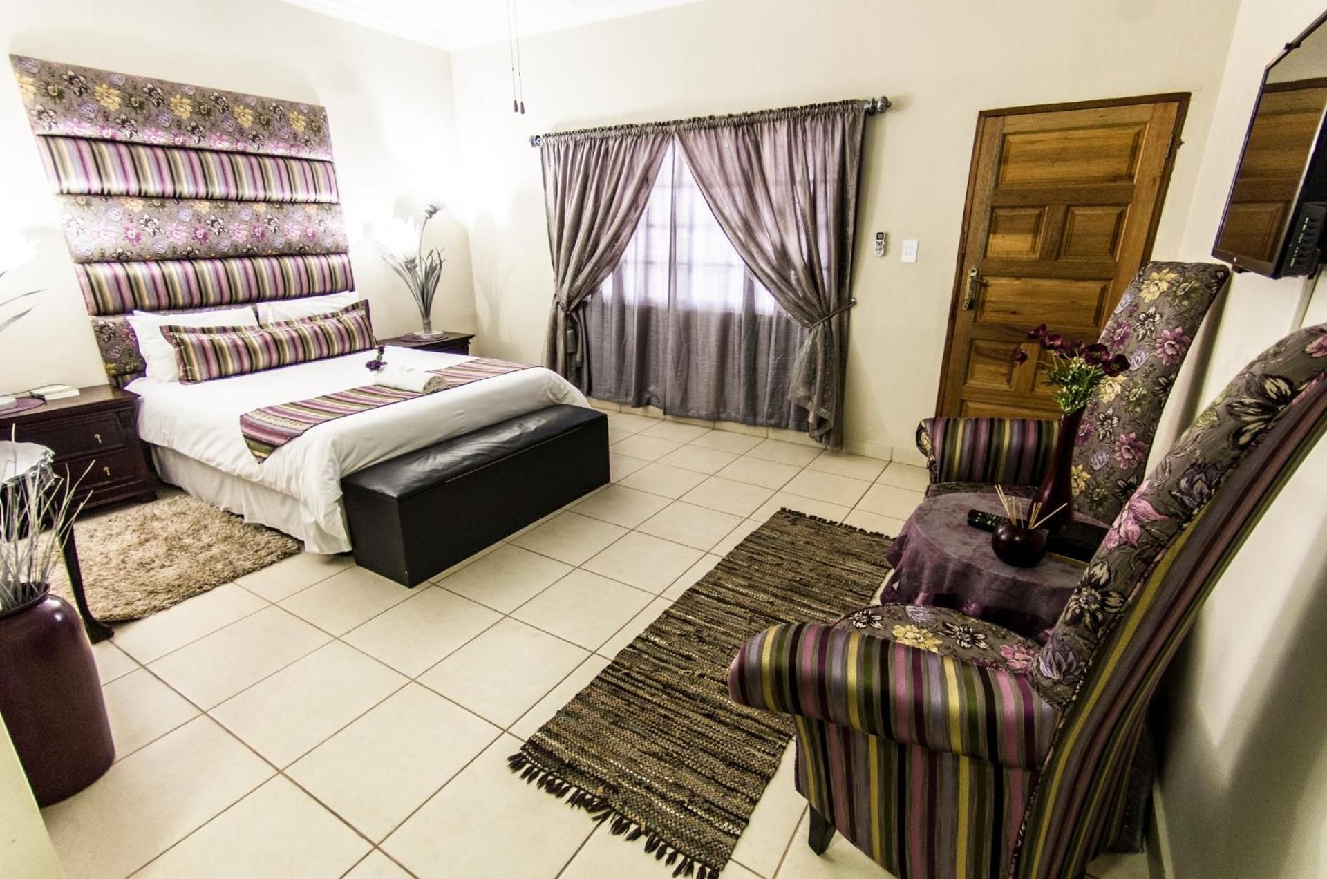 Deluxe Queen Room
