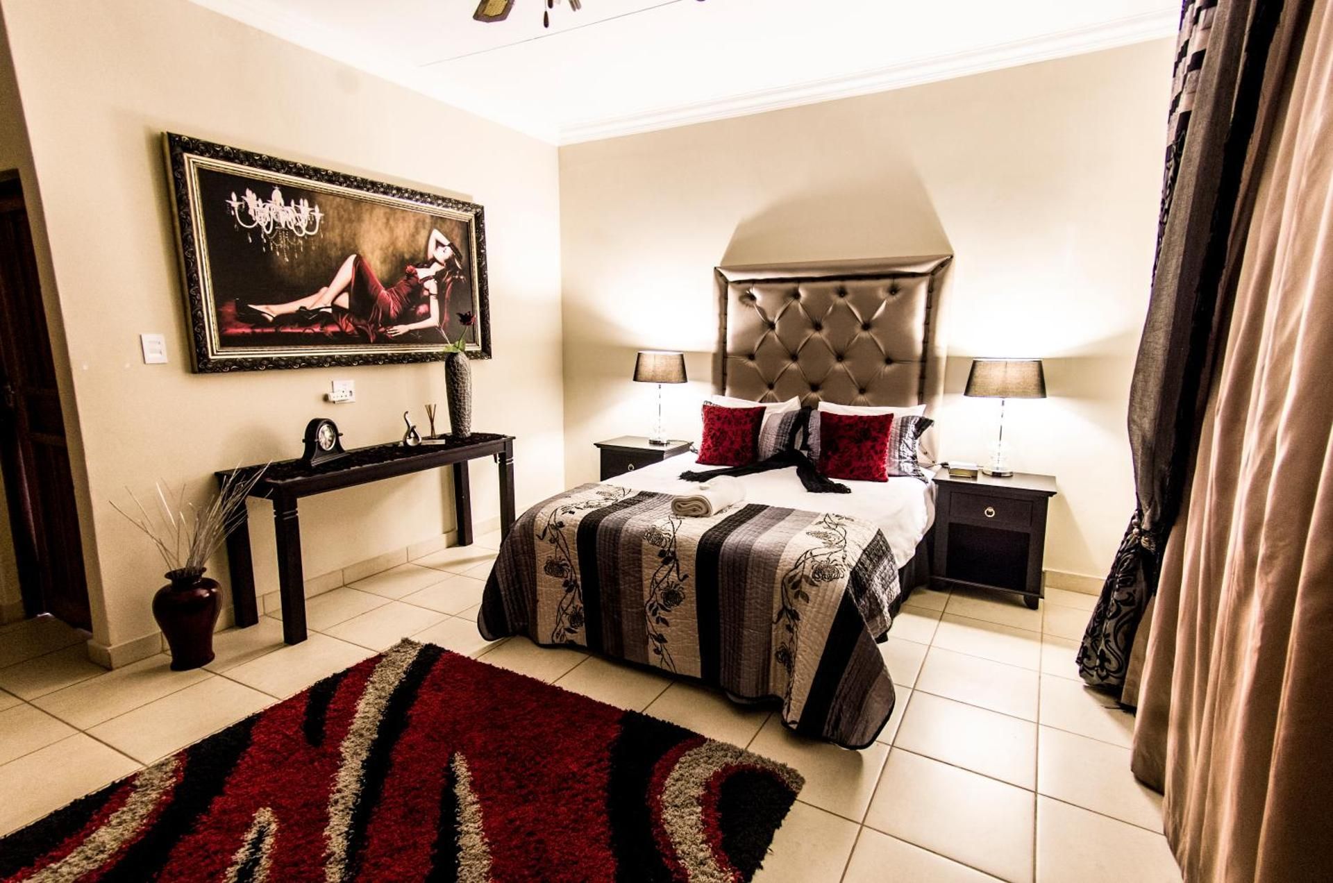 Deluxe Queen Room
