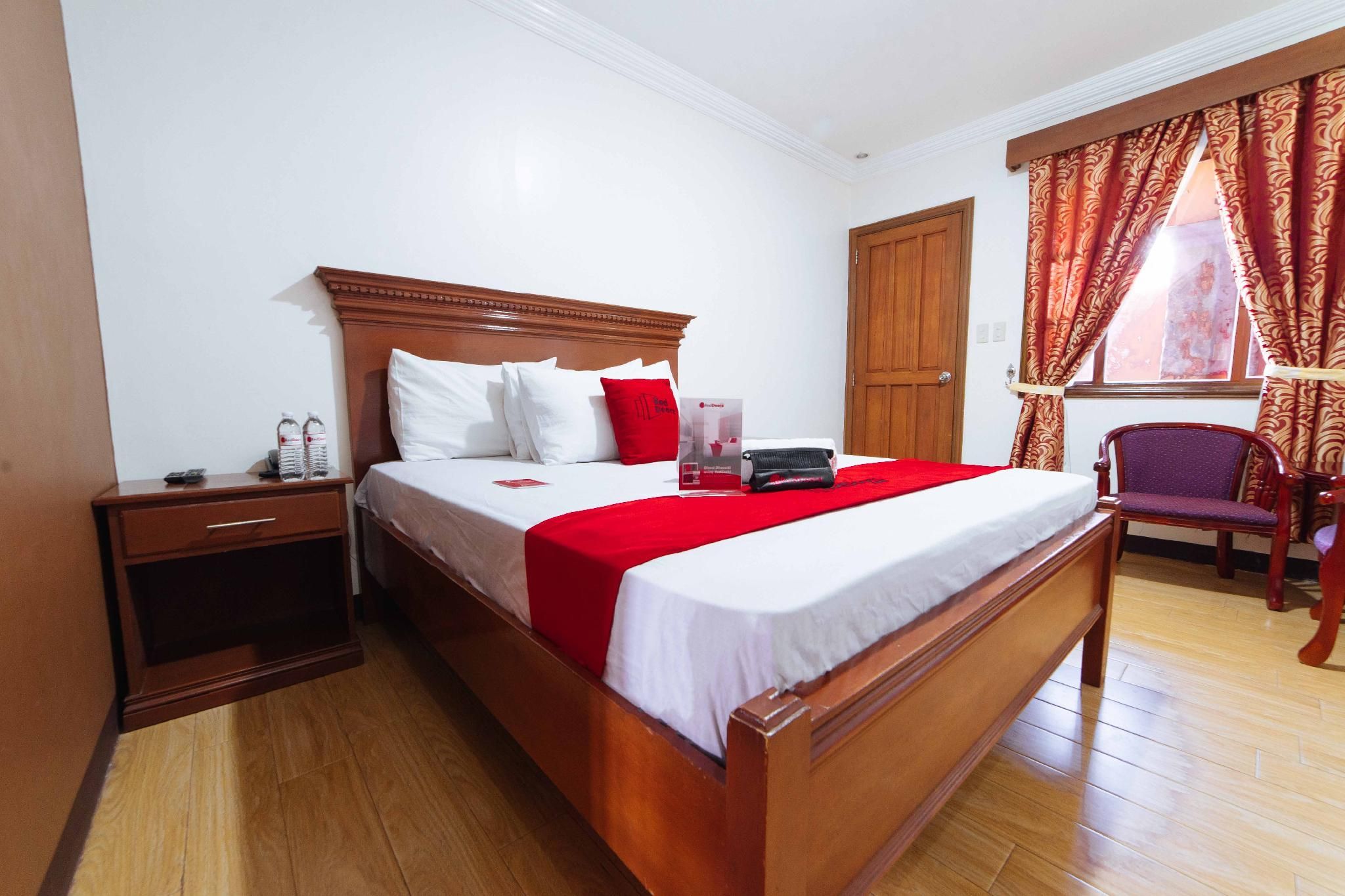 RedDoorz Plus @ Starhomes Olivianville Standard Double Room 2