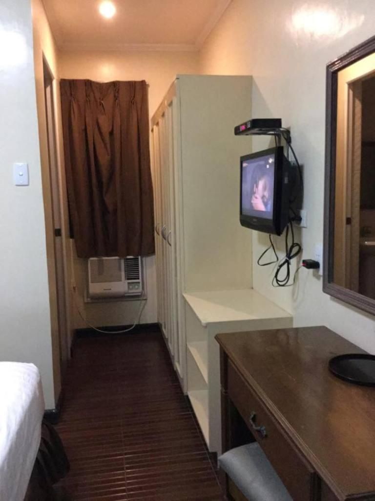 Dotties Place Hotel and Restaurant Deluxe Triple Room 2