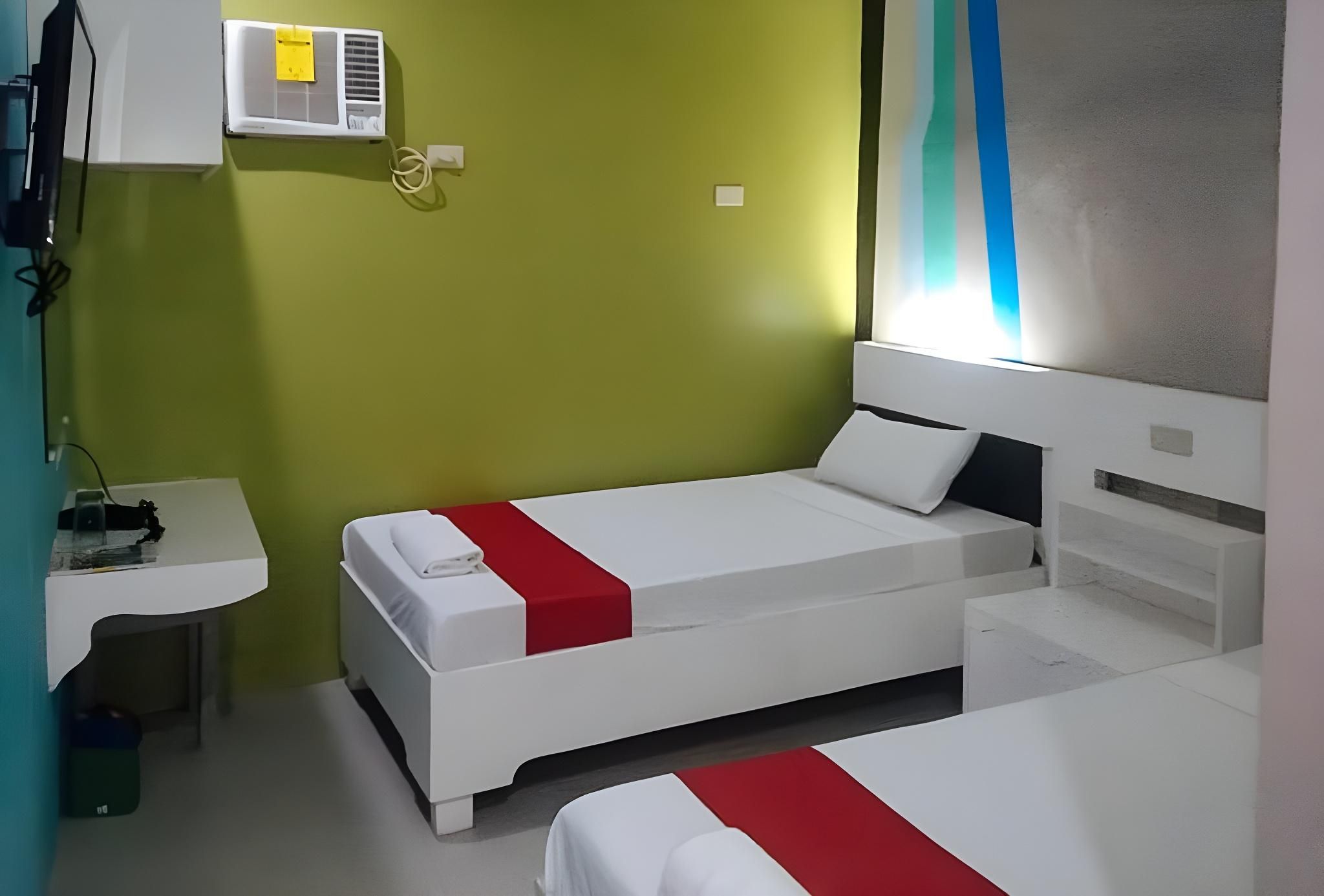 RedDoorz @ EM Pensiontel Butuan City Twin Room 3