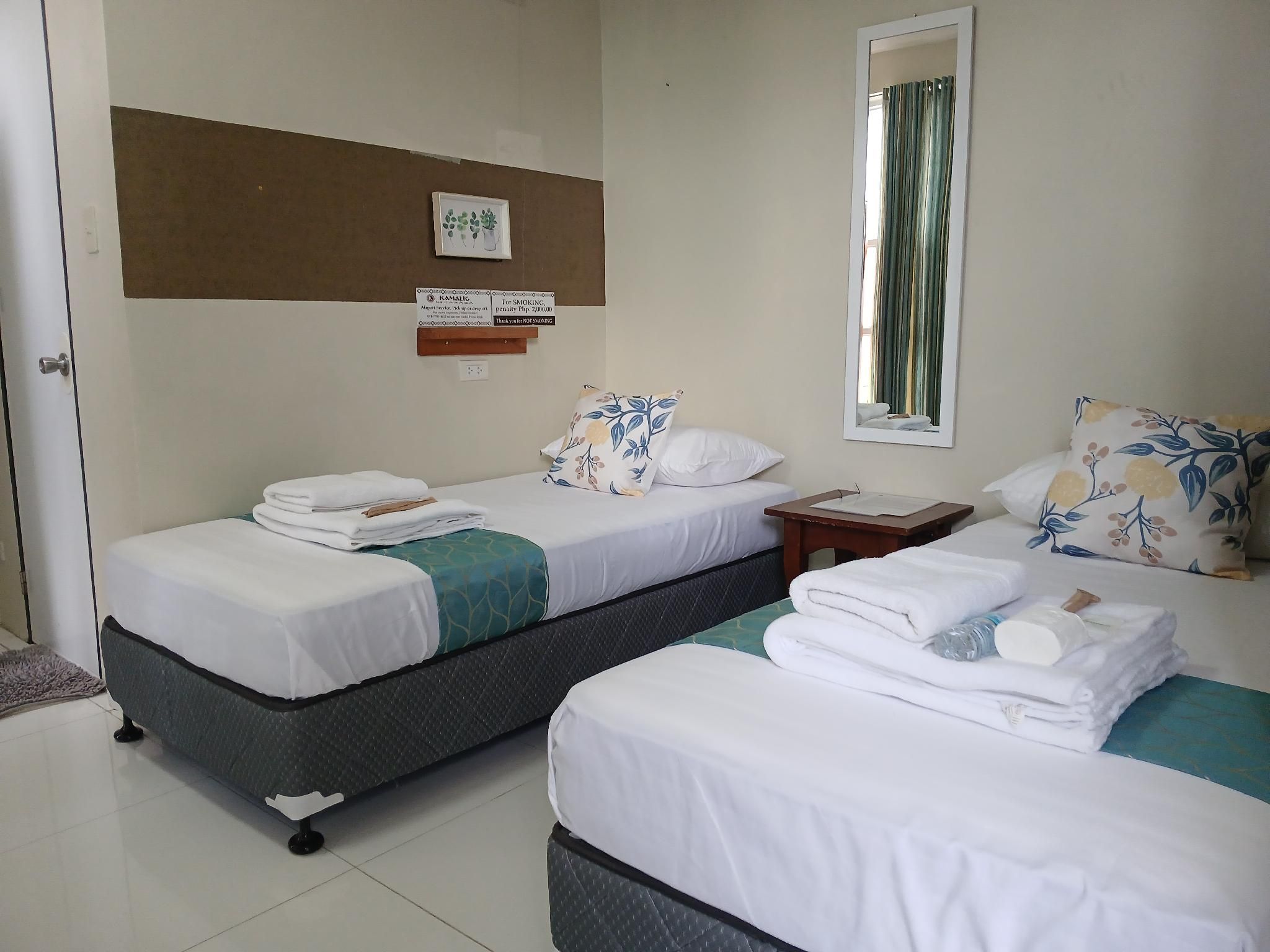 Twin Bed Room
