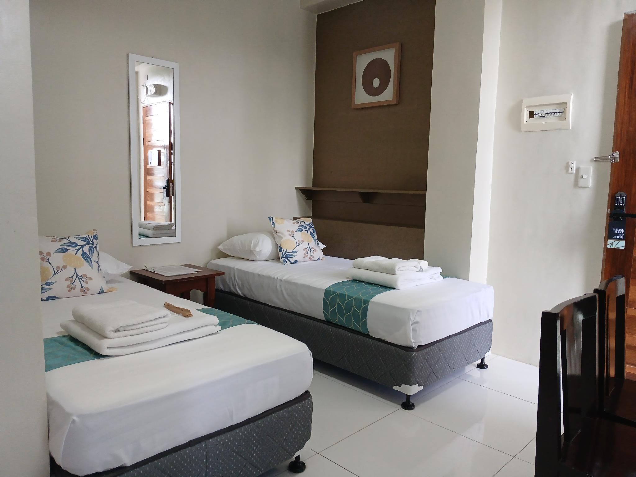 Twin Bed Room