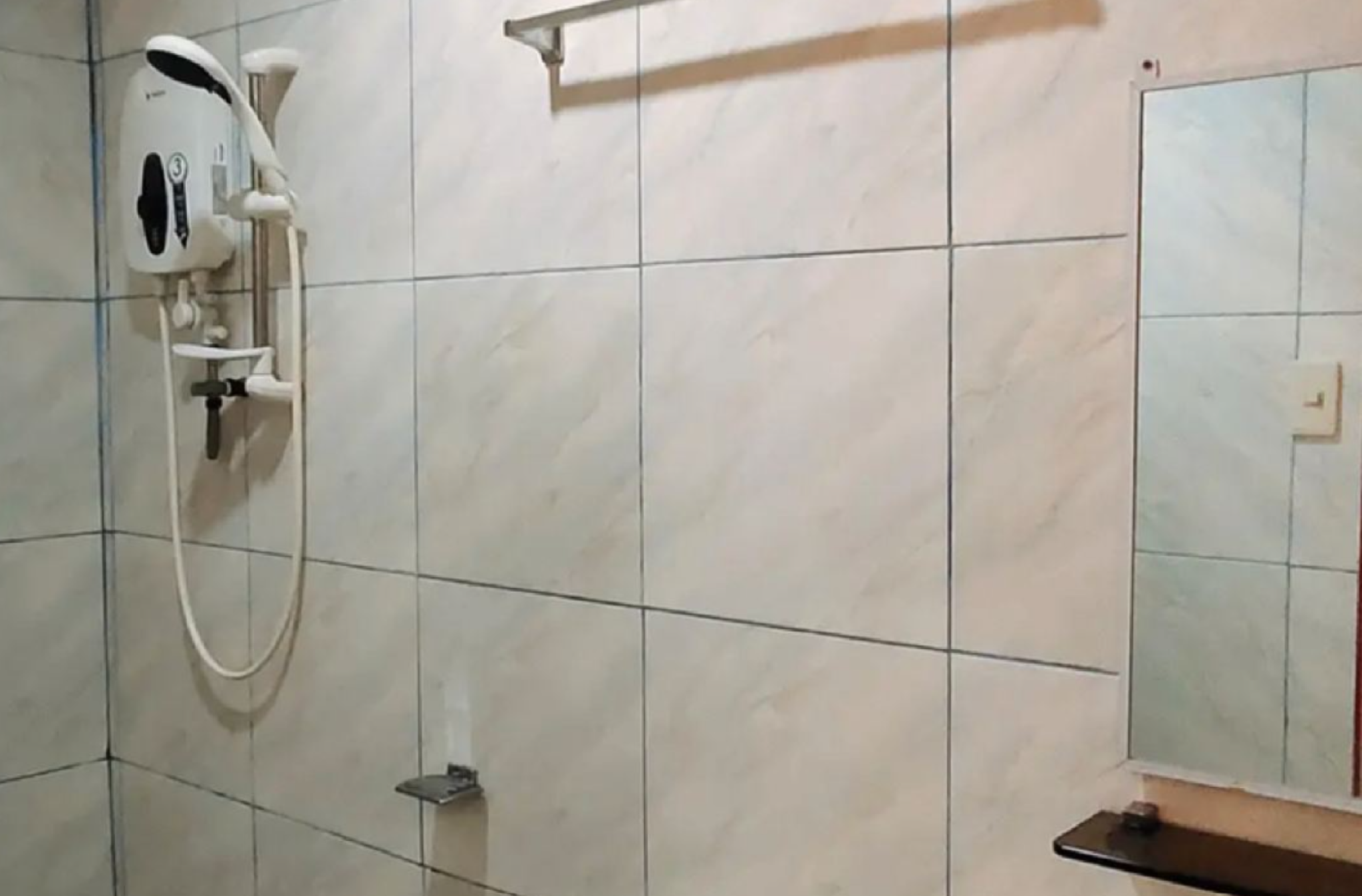 RedDoorz @ Johsons Pension House Butuan City 4 Bed Mixed Dorm 2