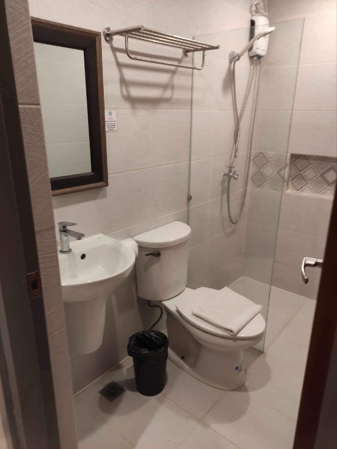 VCDU PRINCE HOTEL INC Twin Room with Private Bathroom 3